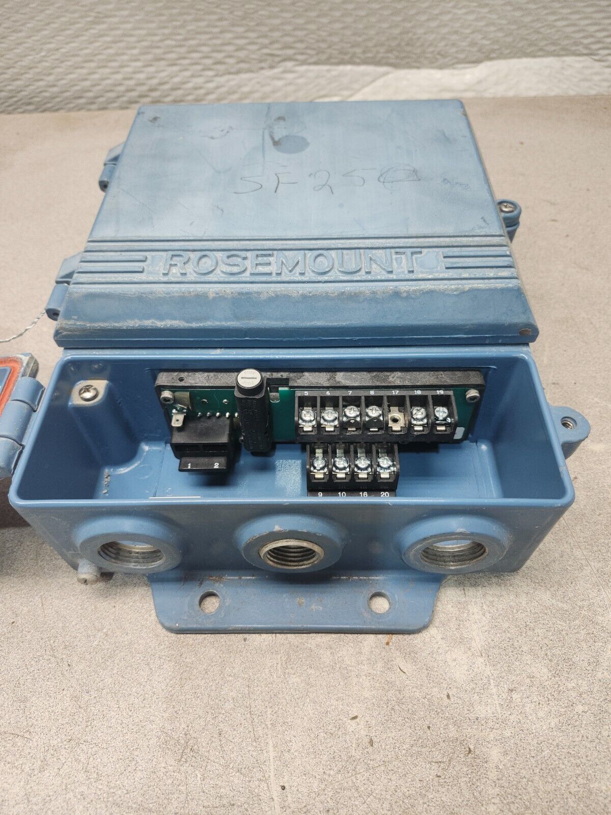 USED ROUSEMOUNT MAGNETIC FLOW TRANSMITTER 8712HR12N0F0235