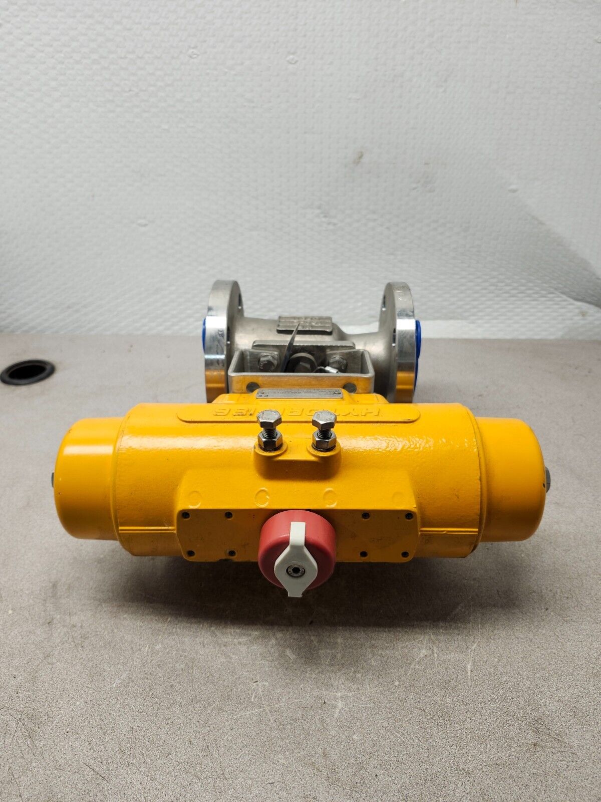 NEW NO BOX Hytork Actuator 2" - 150 CF8M 27SPSI EIA-XL0426-S80-A00 AVCO