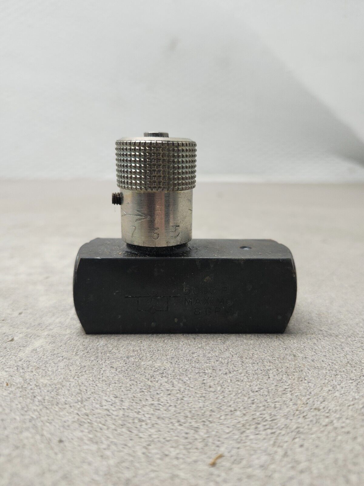 NEW NO BOX PARKER HYDRAULIC VALVE 9F6000S