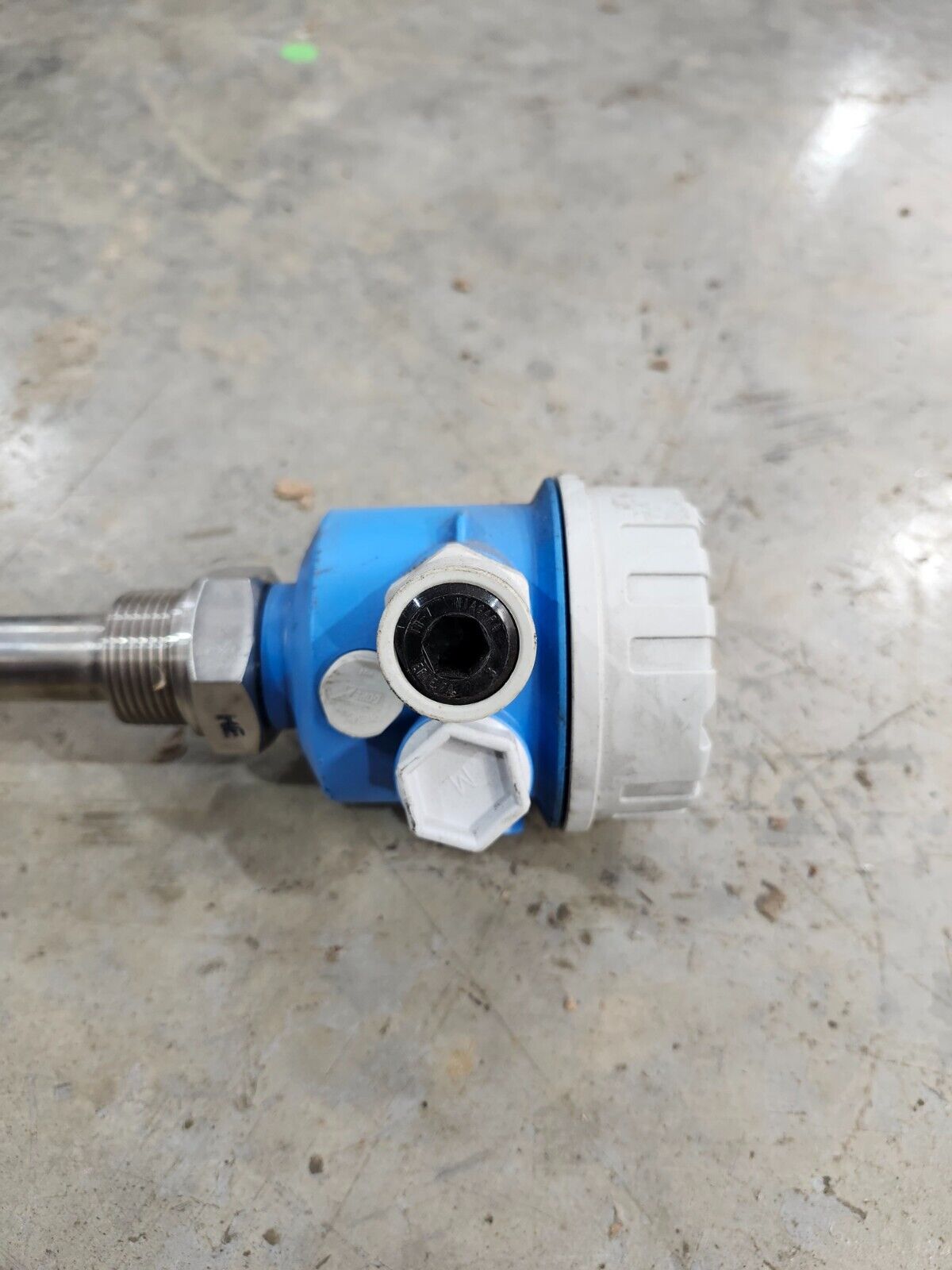 NEW NO BOX ENDRESS HAUSER LIQUIPHANT M LEVEL SENSOR 24" FTL51-AGN2CB4E4A