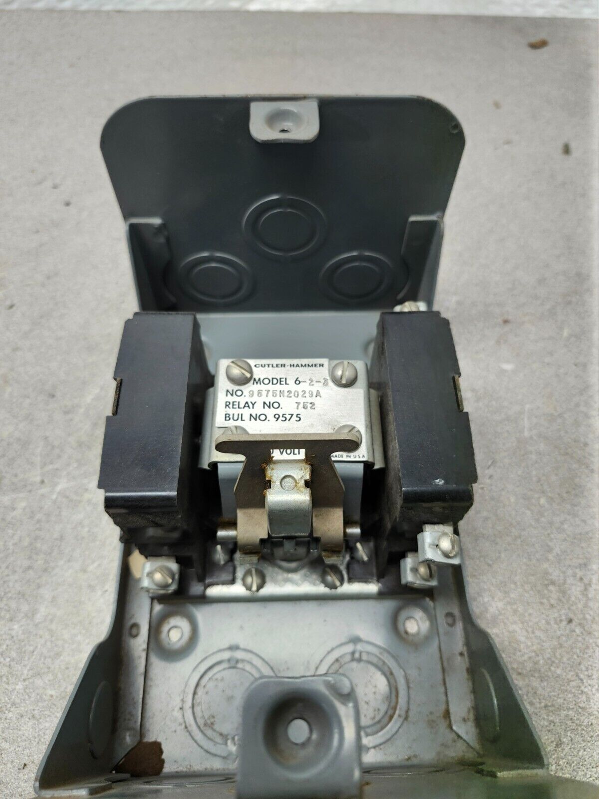 NEW NO BOX CUTLER HAMMER BULLETIN 9575 A-C MAGNETIC MUTIPOLE RELAY 9575H2029A