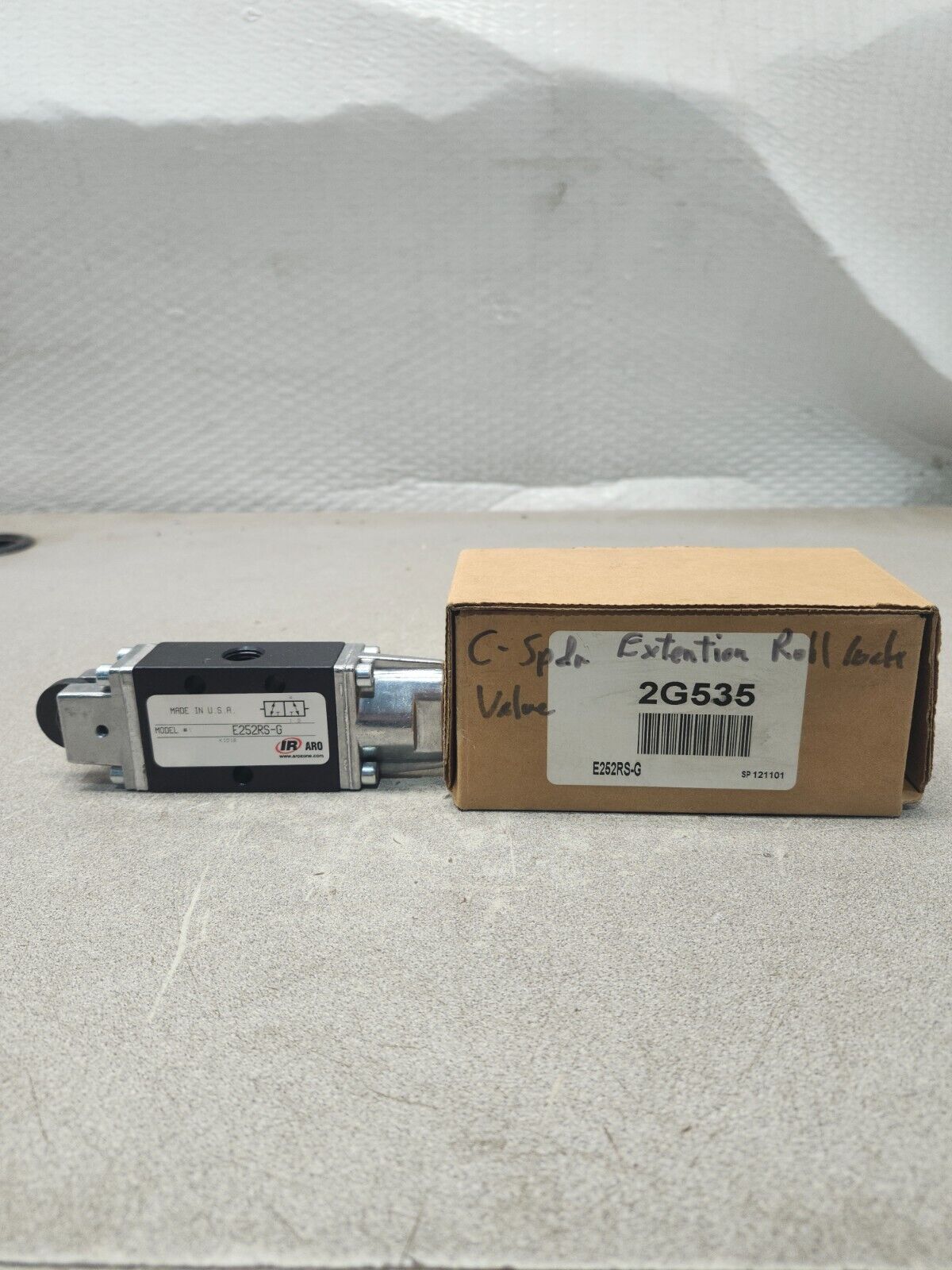 NEW IN BOX ARO PNEUMATIC VALVE E252RS-G