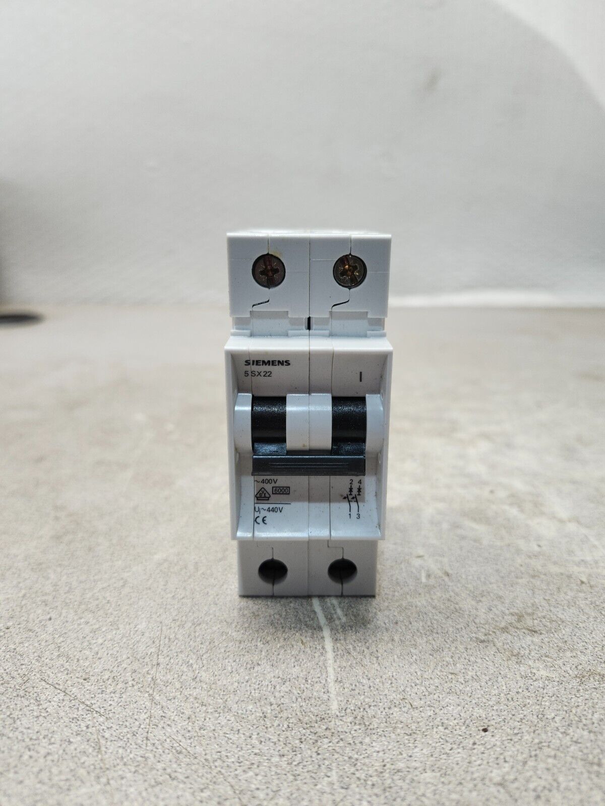 NEW IN BOX SIEMENS CIRCUIT BREAKER 5SX2-203-8