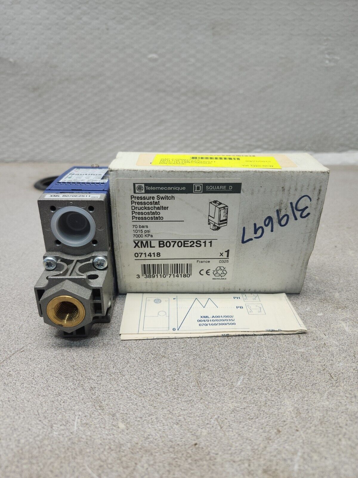NEW IN BOX SQUARE D pressure switch 70 BARS 1015PSI XML B070E2S11