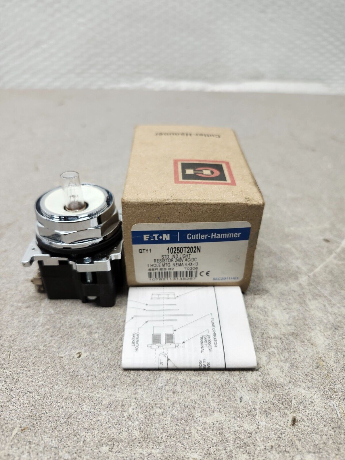 NEW WITH BOX Cutler Hammer Light Resistor 240V AC/DC 10250T202N