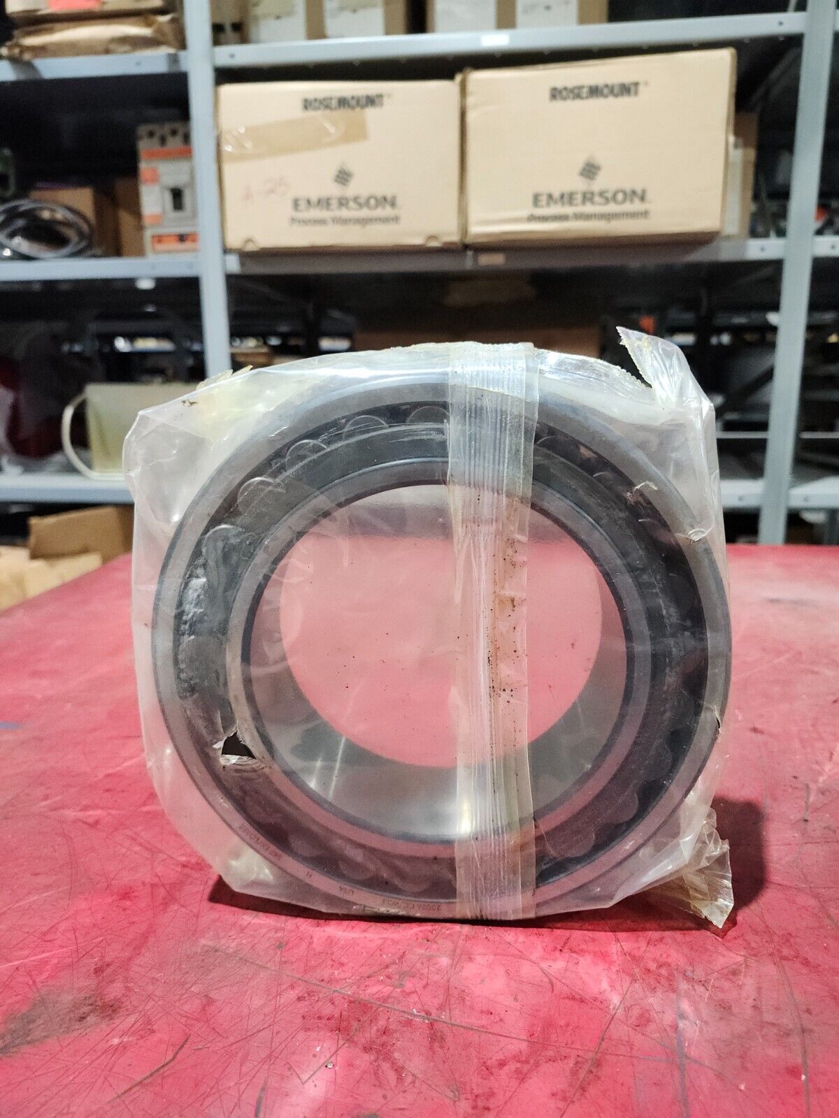 NEW IN BOX SKF Spherical Roller Bearing 23026 CC/W33