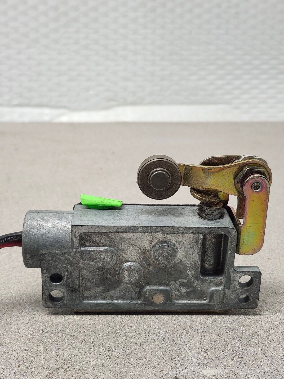 NEW HONEYWELL MICRO SWITCH LEVER LIMIT SWITCH 15-A NO/NC 125-480V BZLN-2-LH3