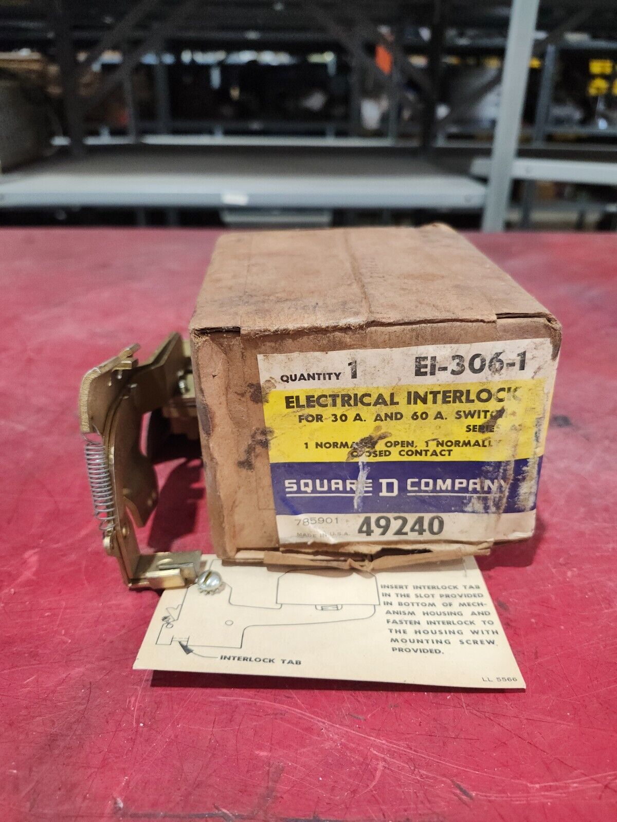 NEW IN BOX Square D Electrical Interlock 60 Amp Switch EI-306-1