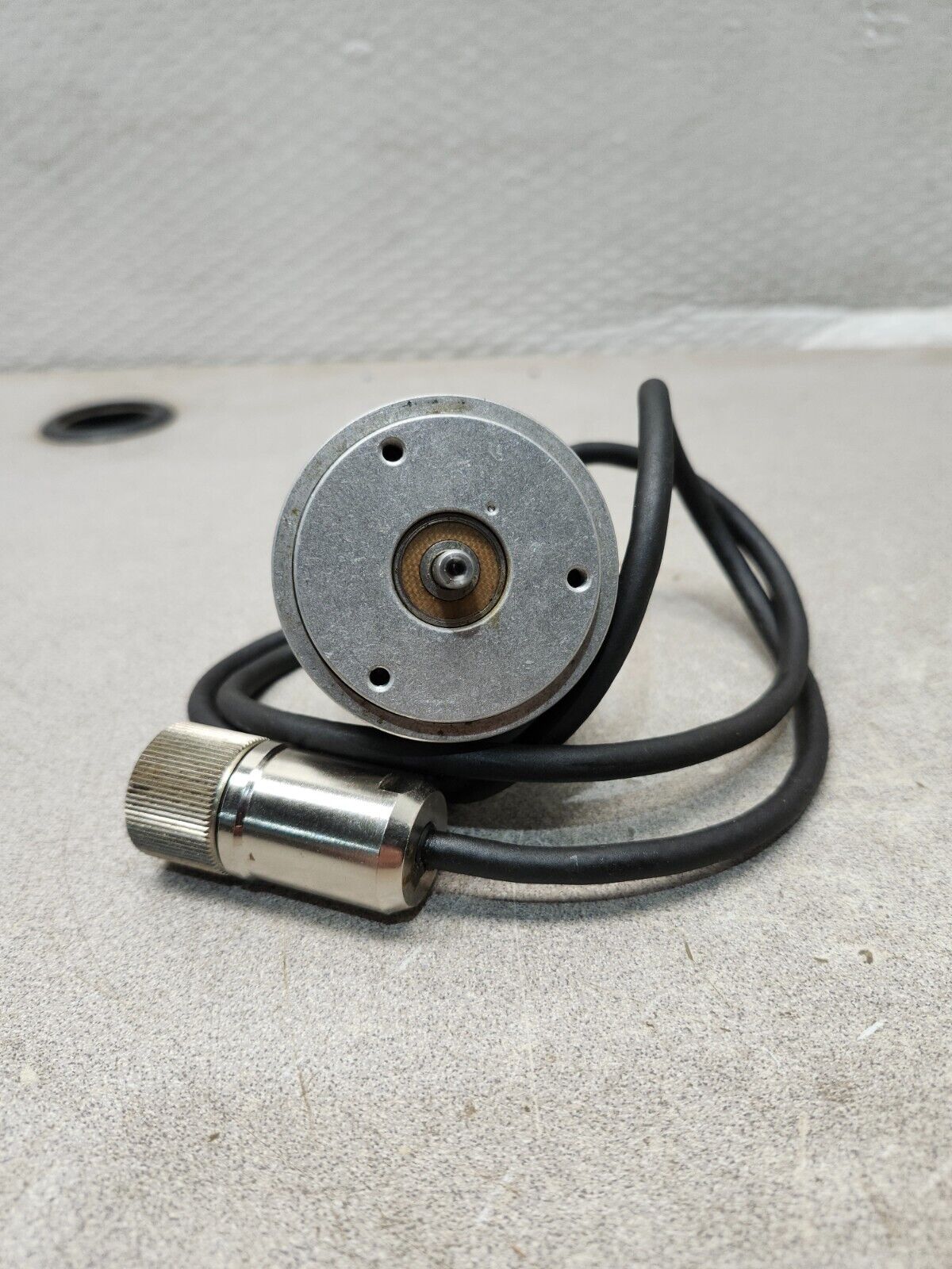 NEW IN BOX HEIDENHAIN ENCODER ROD 251 681 87