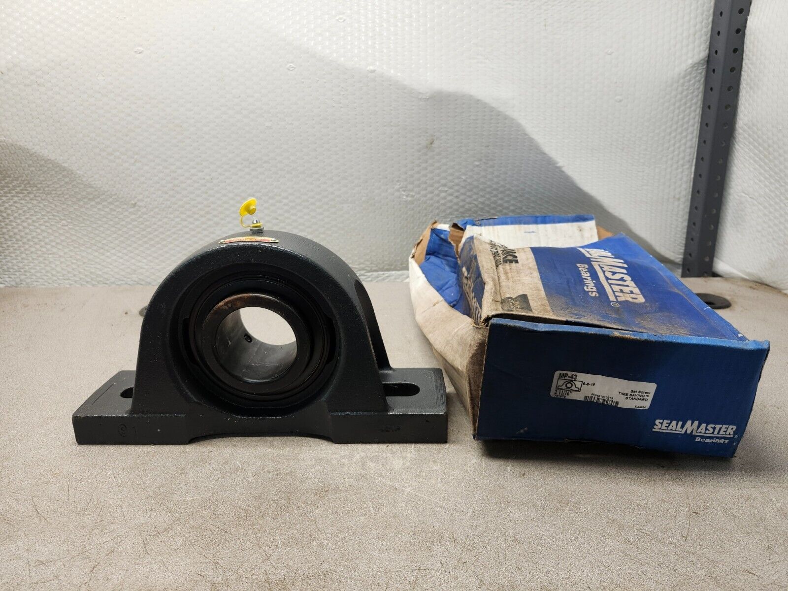 NEW IN BOX SEALMASTER Pillow Block Ball Bearing 2-11/16'' MP-43