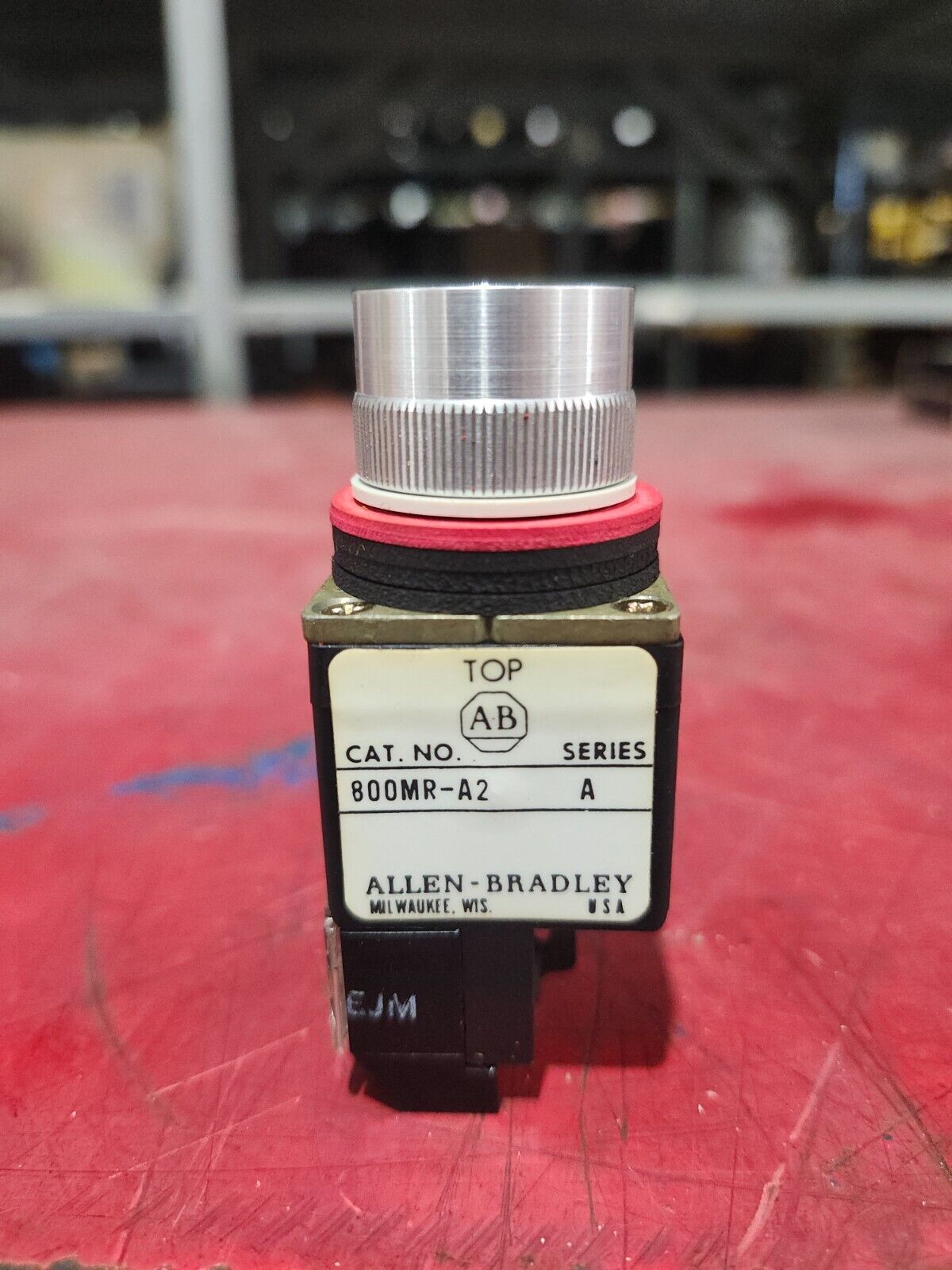 NEW IN BOX ALLEN BRADLY ROUND BLACK PUSH BUTTON FUSH HEAD 800MR-A2D15