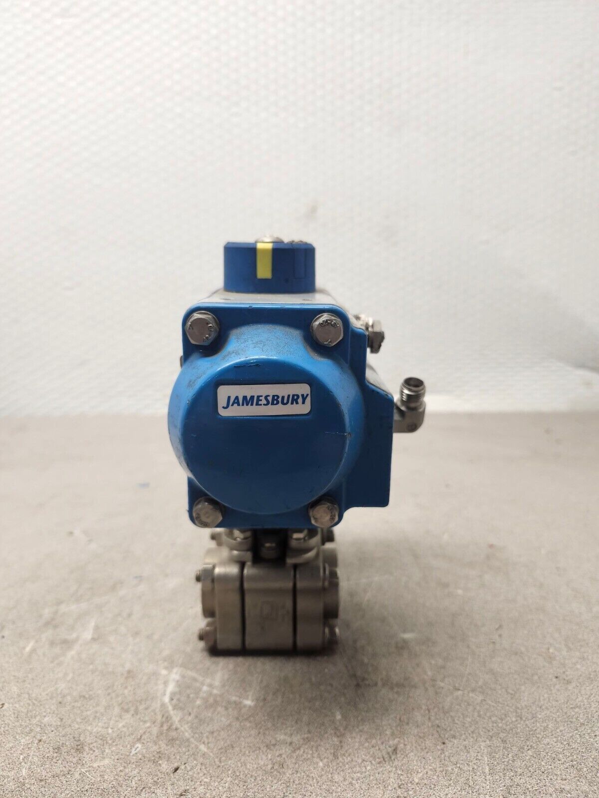 USED JAMESBURY / 1/2" BALL VALVE ACTUATOR VPVL100 SR6 B C