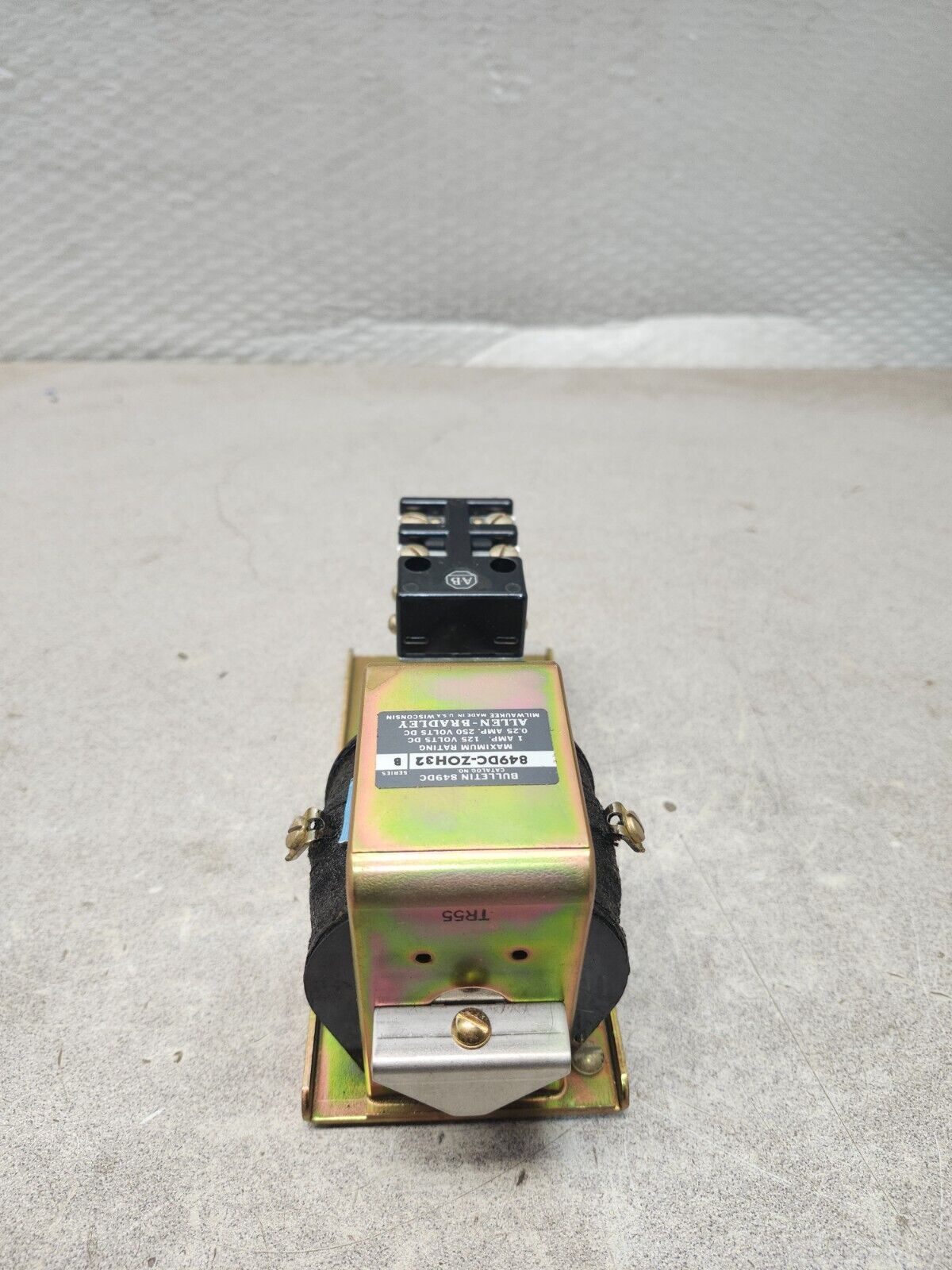 NEW IN BOX ALLEN BRADLEY Pneumatic Timing Relay 849DC-ZOH32