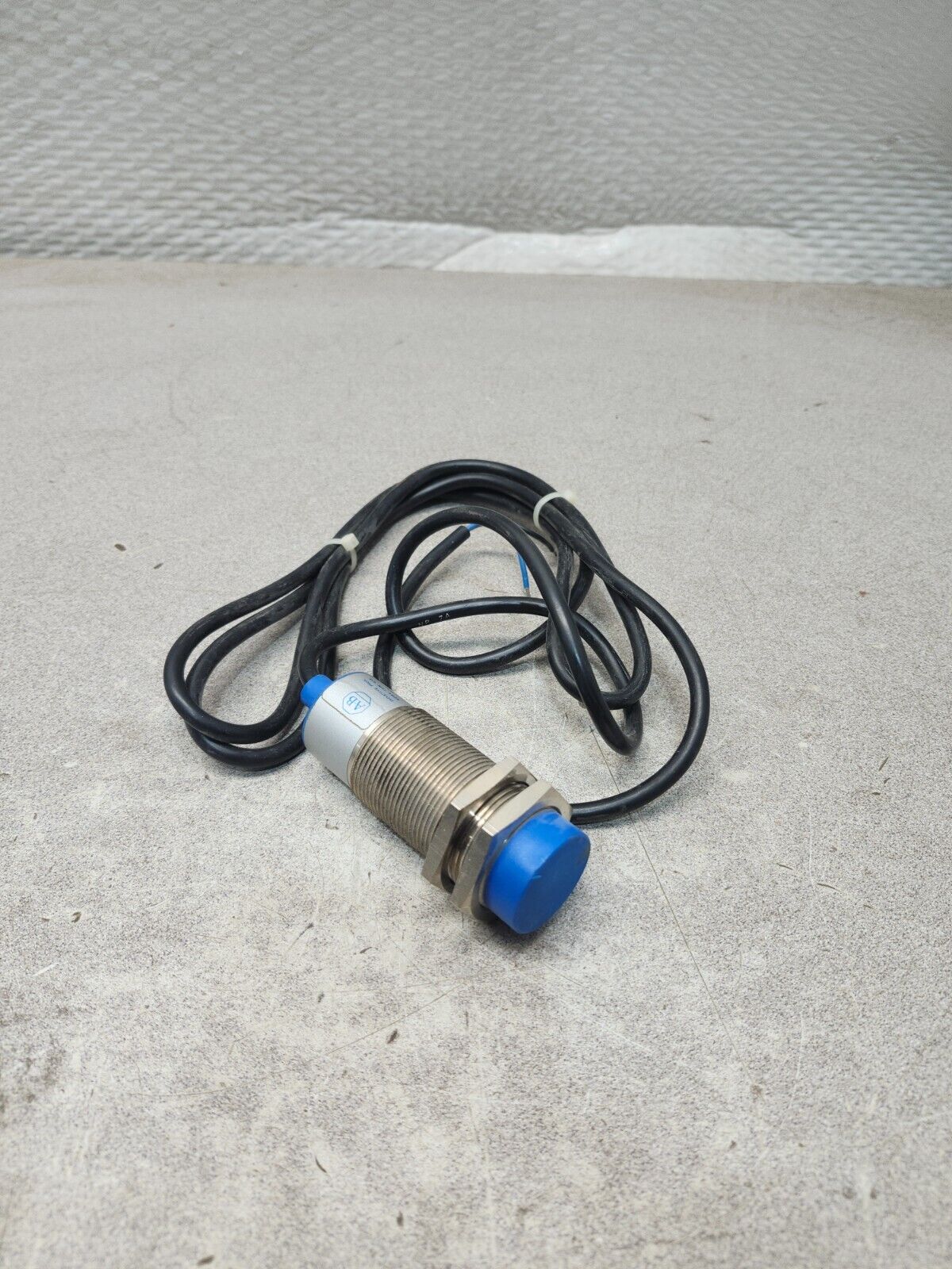 USED Allen Bradley Inductive Proximity Sensor 871C-C15B30