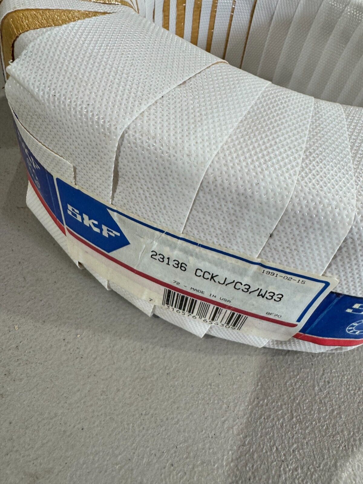 NEW IN BOX SKF SPHERICAL TAPERED BORE ROLLER BEARING 23136 CCKJ/C3/W33