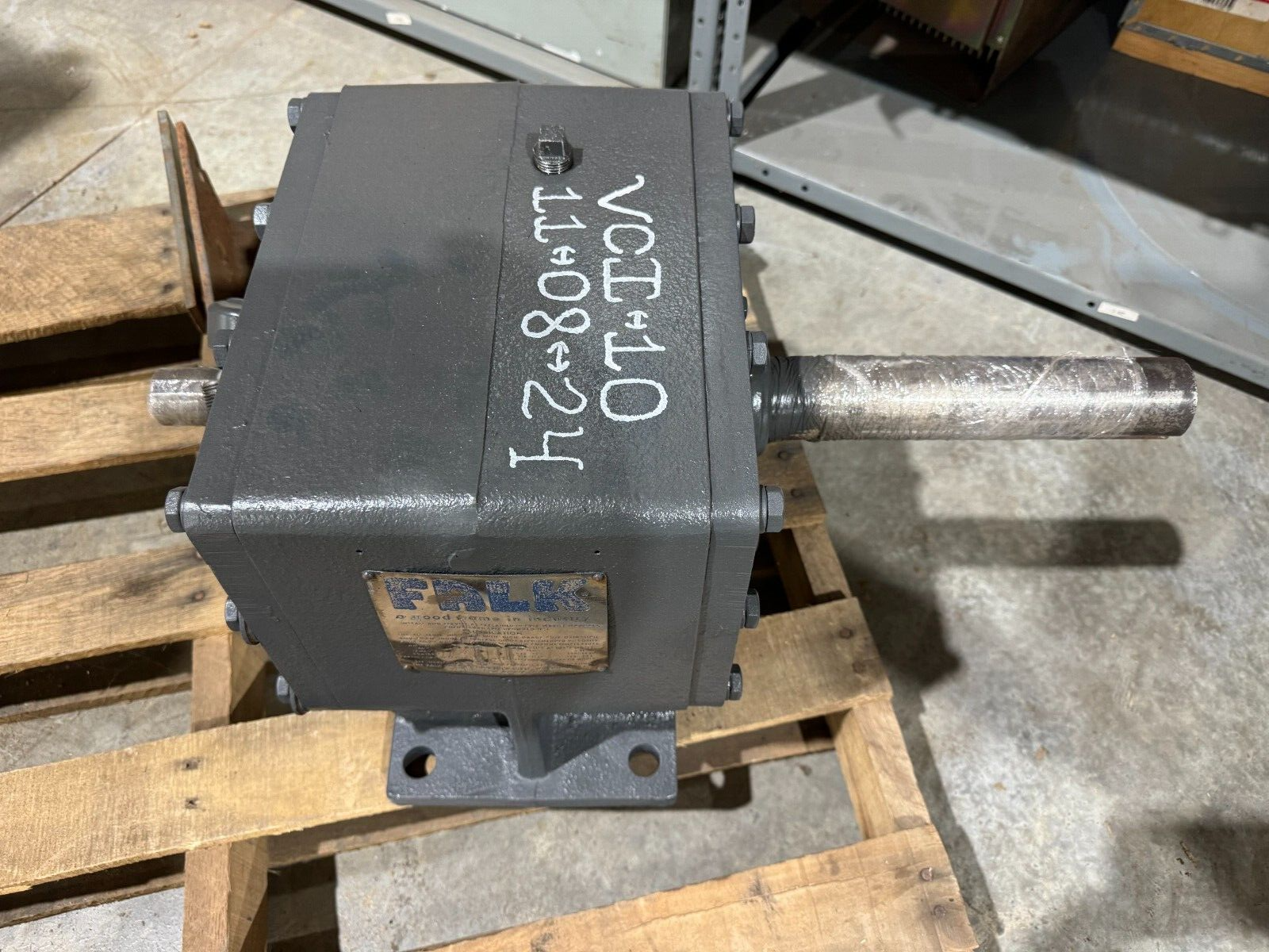 USED FALK 1040F ENCLOSED GEAR DRIVE SPEED REDUCER 17.10 RATIO 52-1040FZ2AS