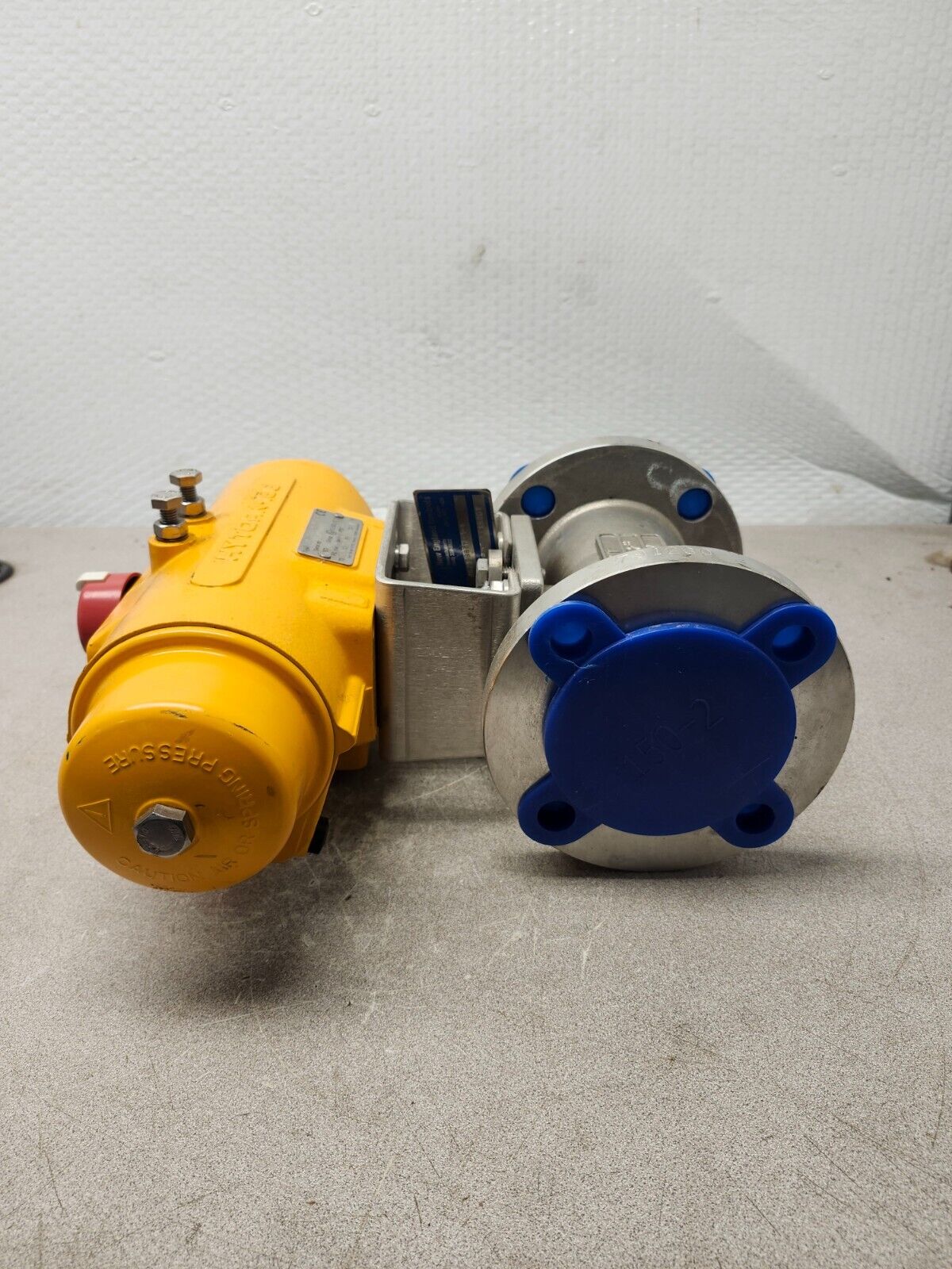 NEW NO BOX Hytork Actuator 2" - 150 CF8M 27SPSI EIA-XL0426-S80-A00 AVCO