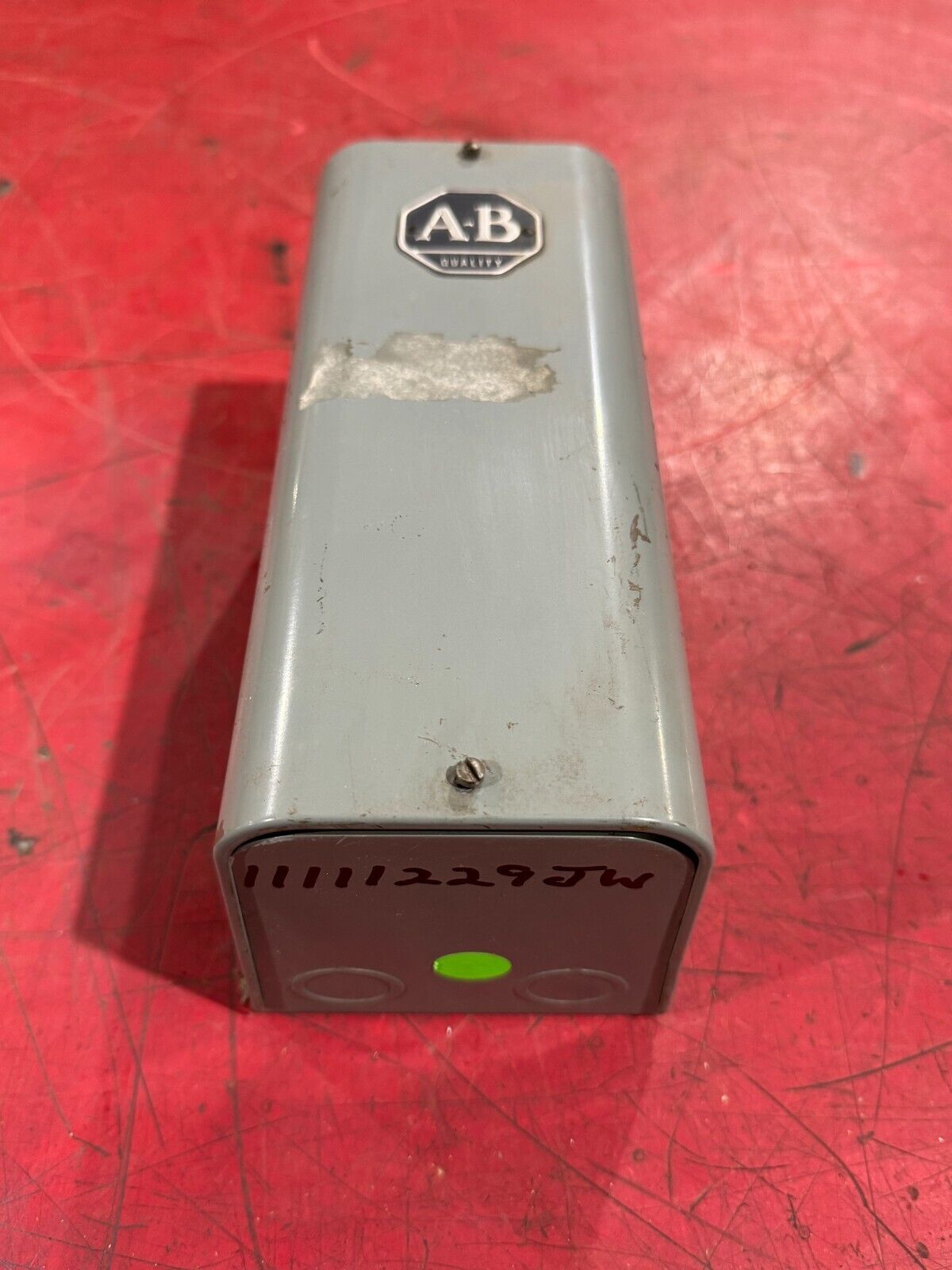 NEW NO BOX ALLEN-BRADLEY PNEUMATIC TIMING RELAY WITH ENCLOSURE 849-ZOD33-B