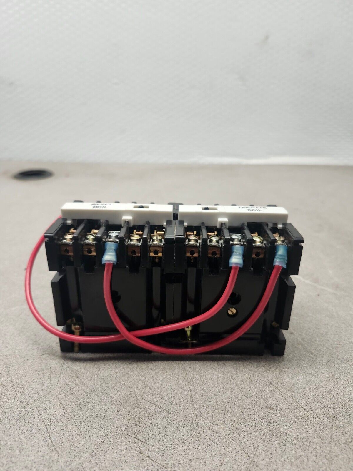 NEW NO BOX GE INDUSTRIAL RELAY LATCHET CR120C24802