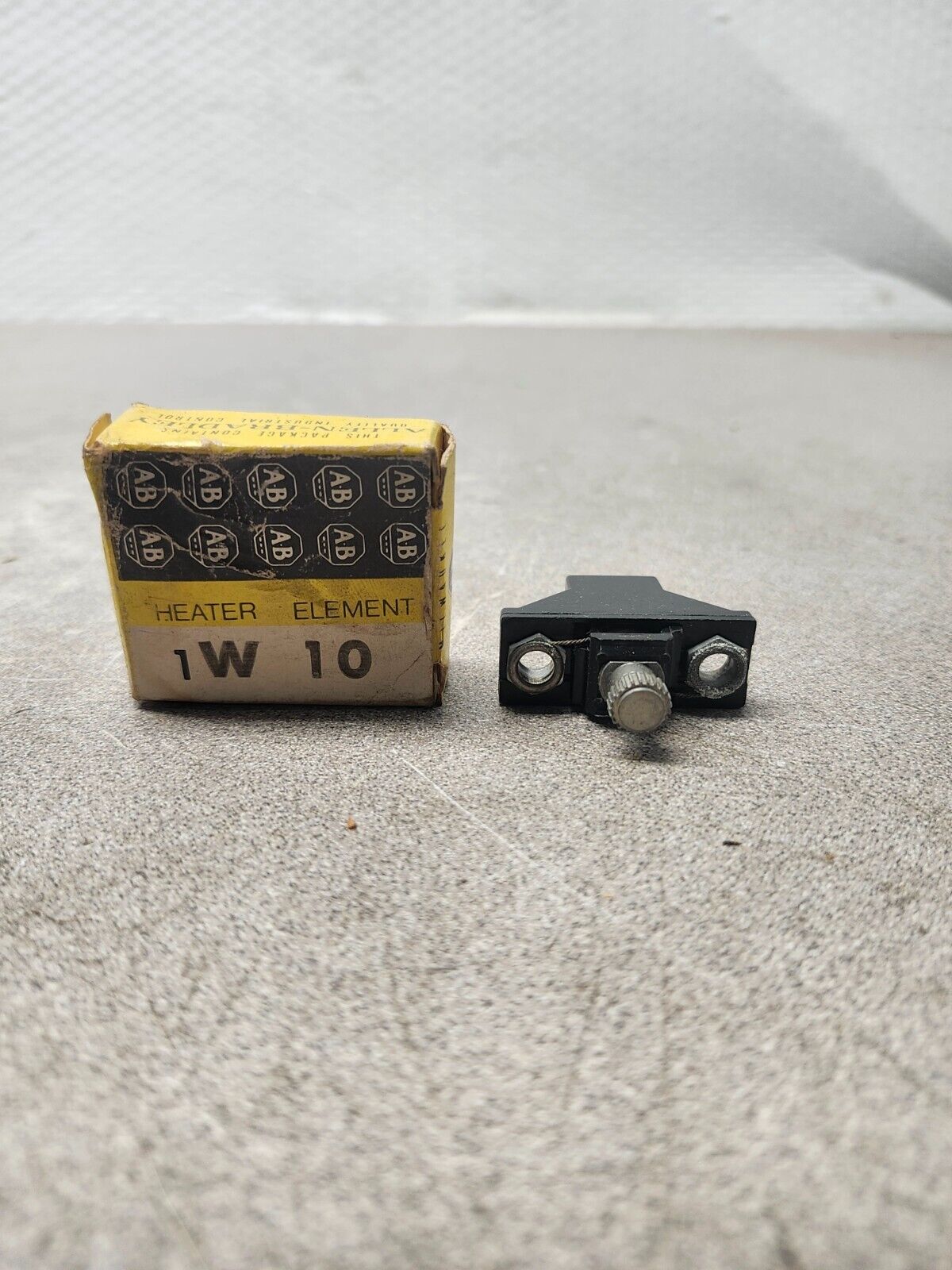 NEW IN BOX LOT OF 22 ALLEN BRADLEY Heater Element Overload W10