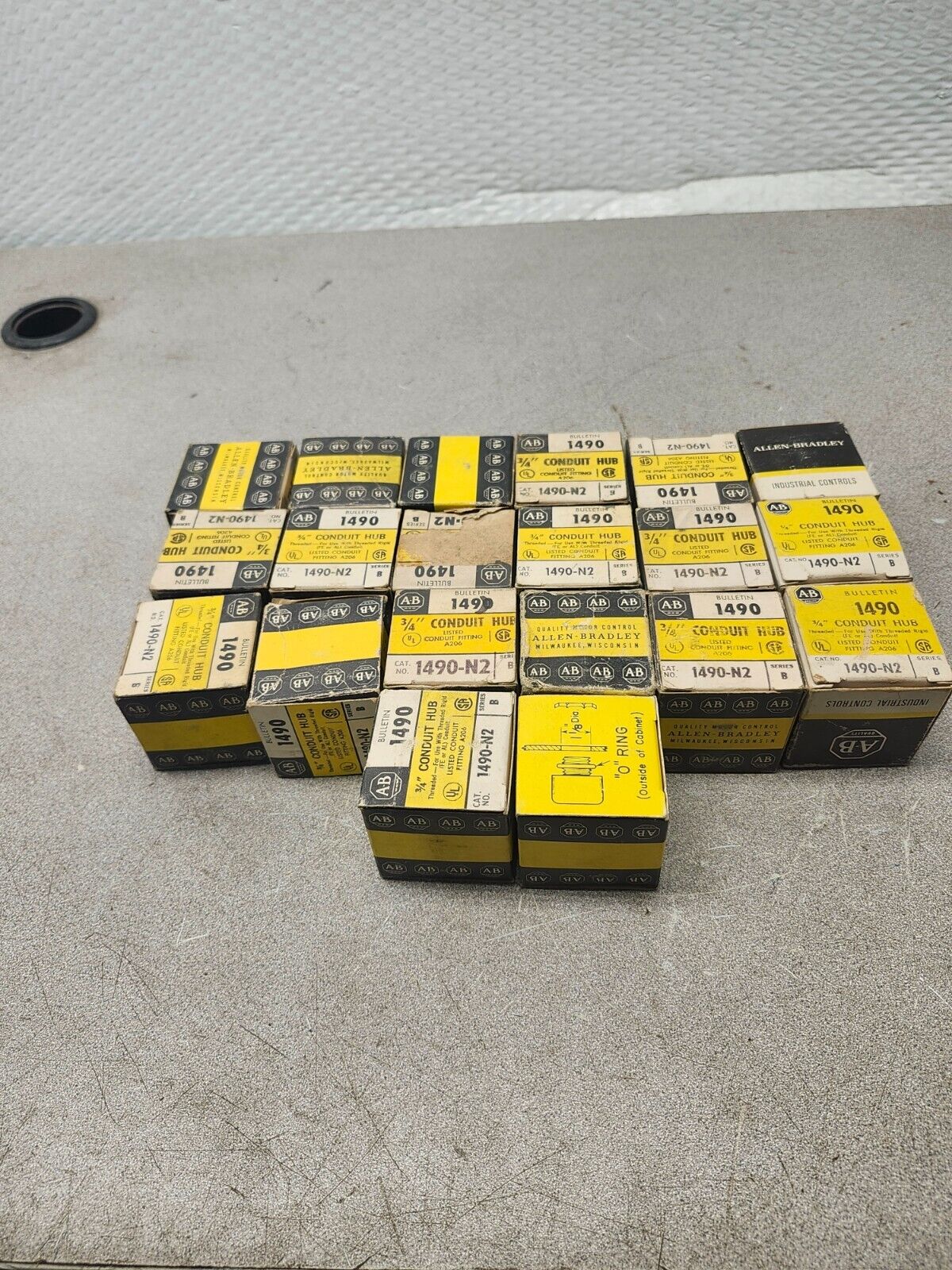 NEW IN BOX LOT OF 20 Allen Bradley Conduit Hub 3/4" 1490-N2