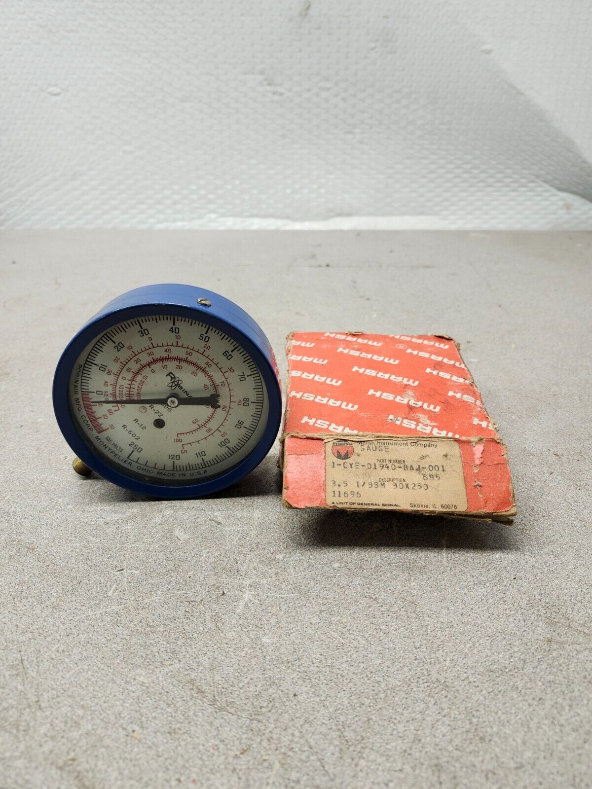 NEW IN BOX MARSH GAUGE 0-250PSI 1-CYE-01940-BAJ-001