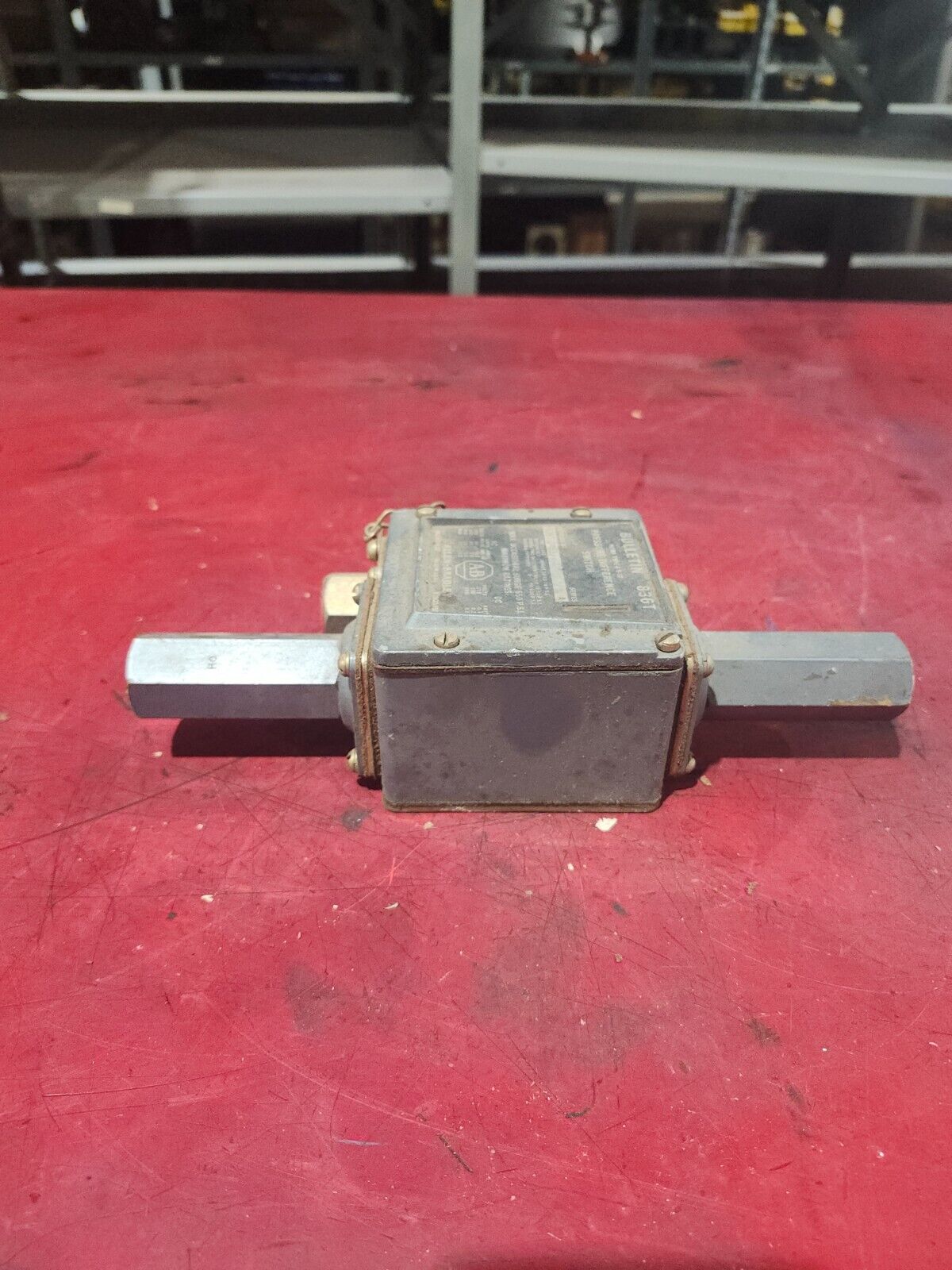 NEW NO BOX ALLEN BRADLY PRESSURE DIFFERNCE SWITCH 836T D453J