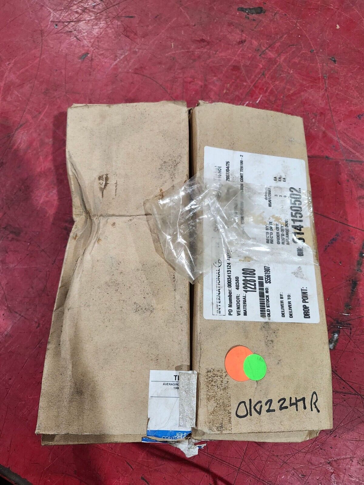 NEW IN BOX JOHNSON CONTROLS AVERAGING TEMPERATURE SENSOR TE-6100-2