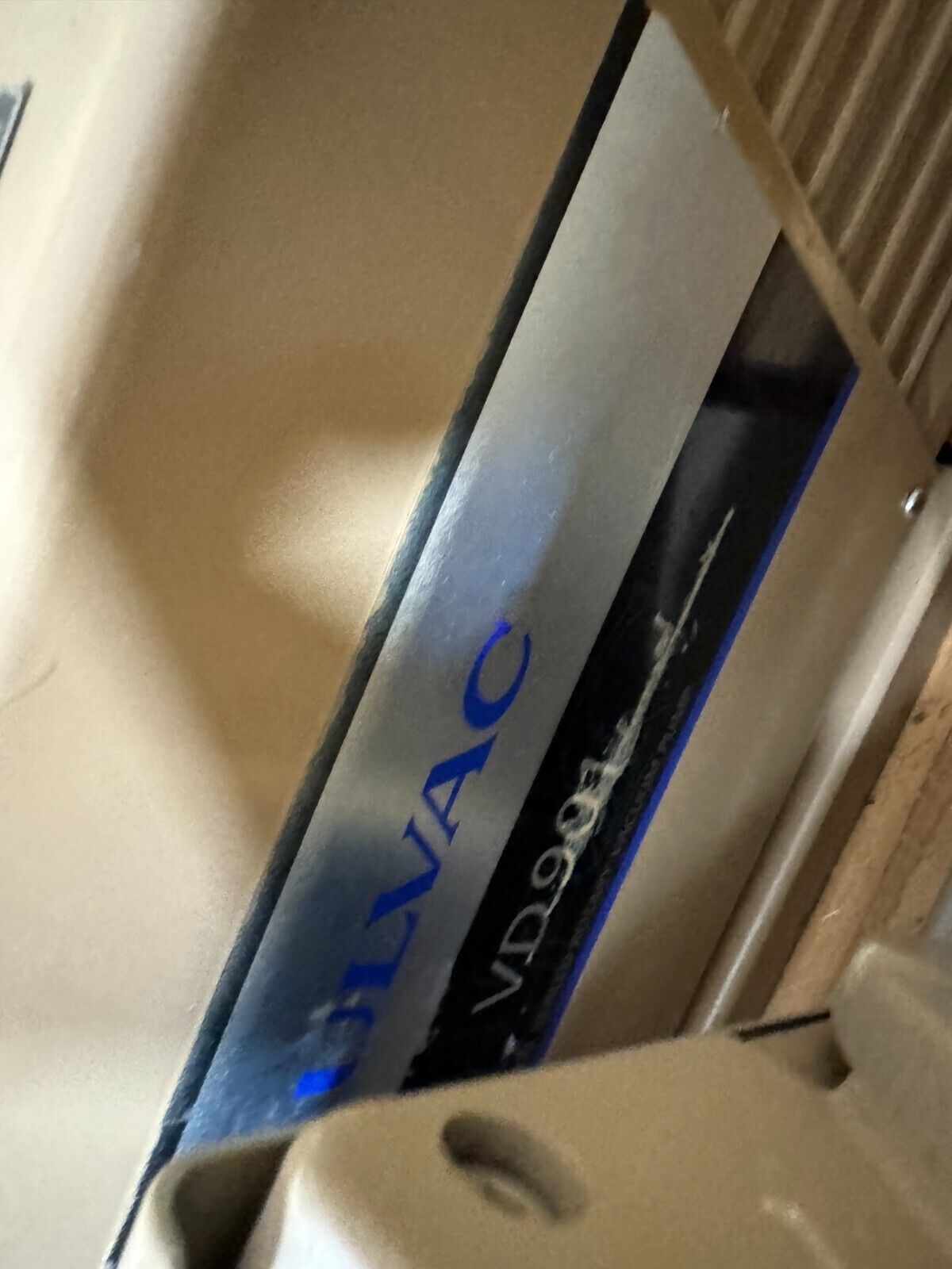 NEW ULVAC OIL SEALED ROTARY VACUUM PUMP VD901