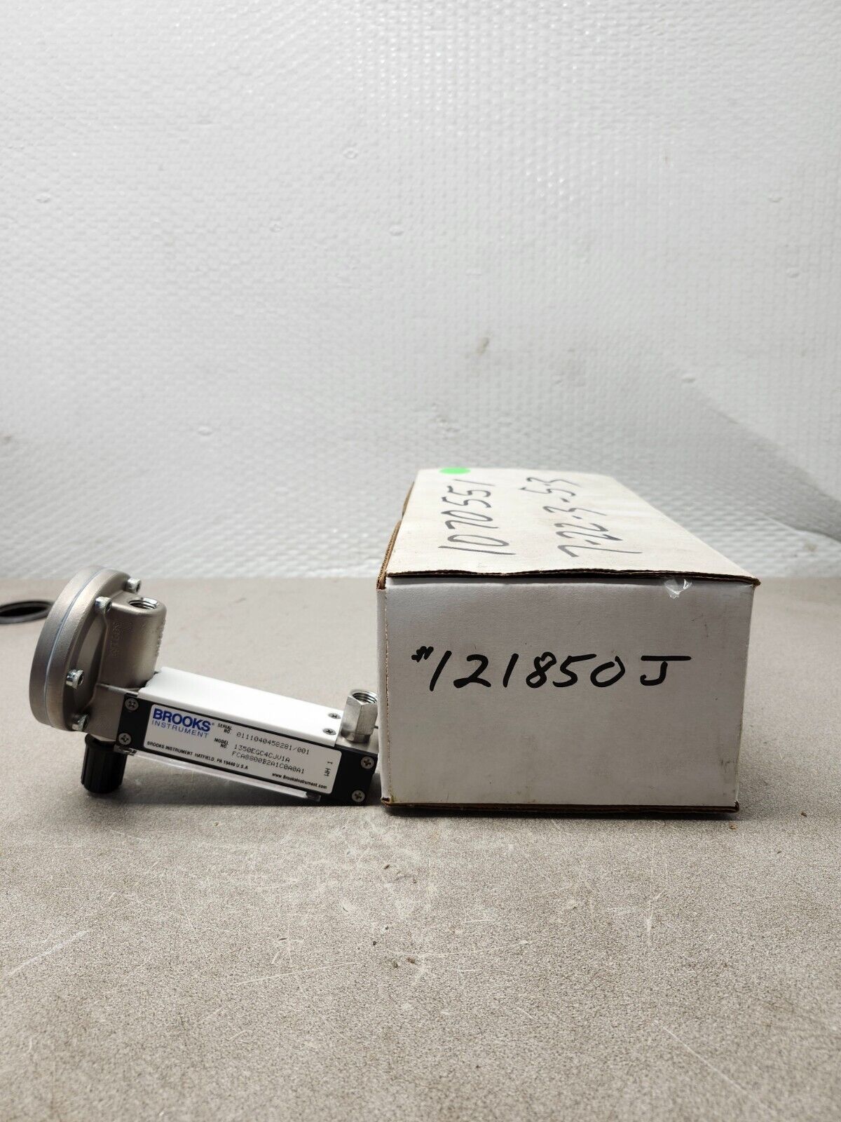 NEW IN BOX BROOKS INSTRUMENT FLOW METER MODEL 1350EGCJV1AFCA8800B2A1C0A0A1