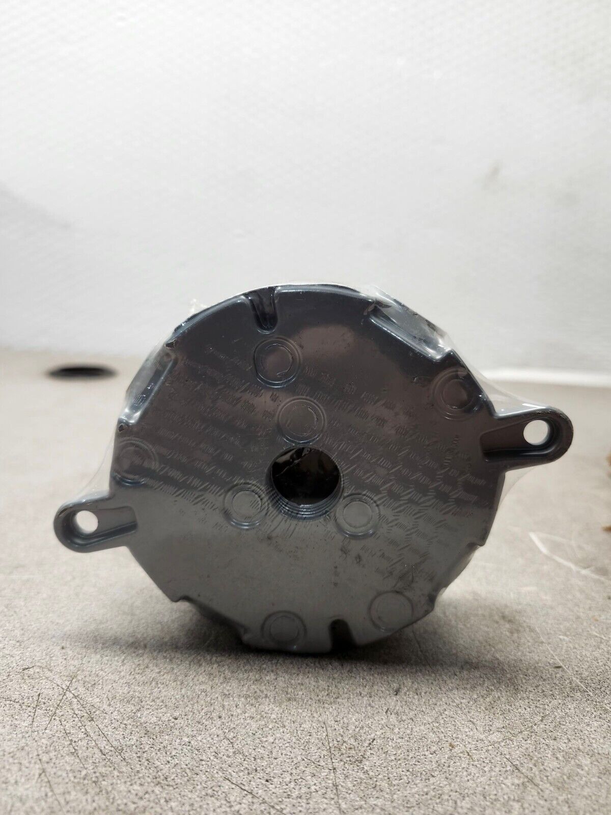 NEW Red Dot Outlet Box, Die Cast Aluminum, 16.3 cu-in Capacity, 5 Outlets, DS-47