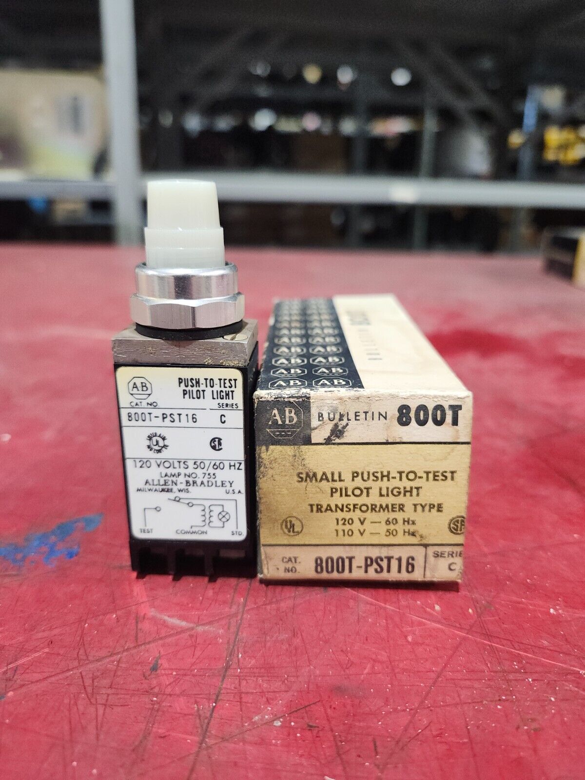 NEW IN BOX LOT OF 4 ALLEN BRADLY SINGLE INPUT PILOT LIGHT 120V 60HZ 800T-PS16