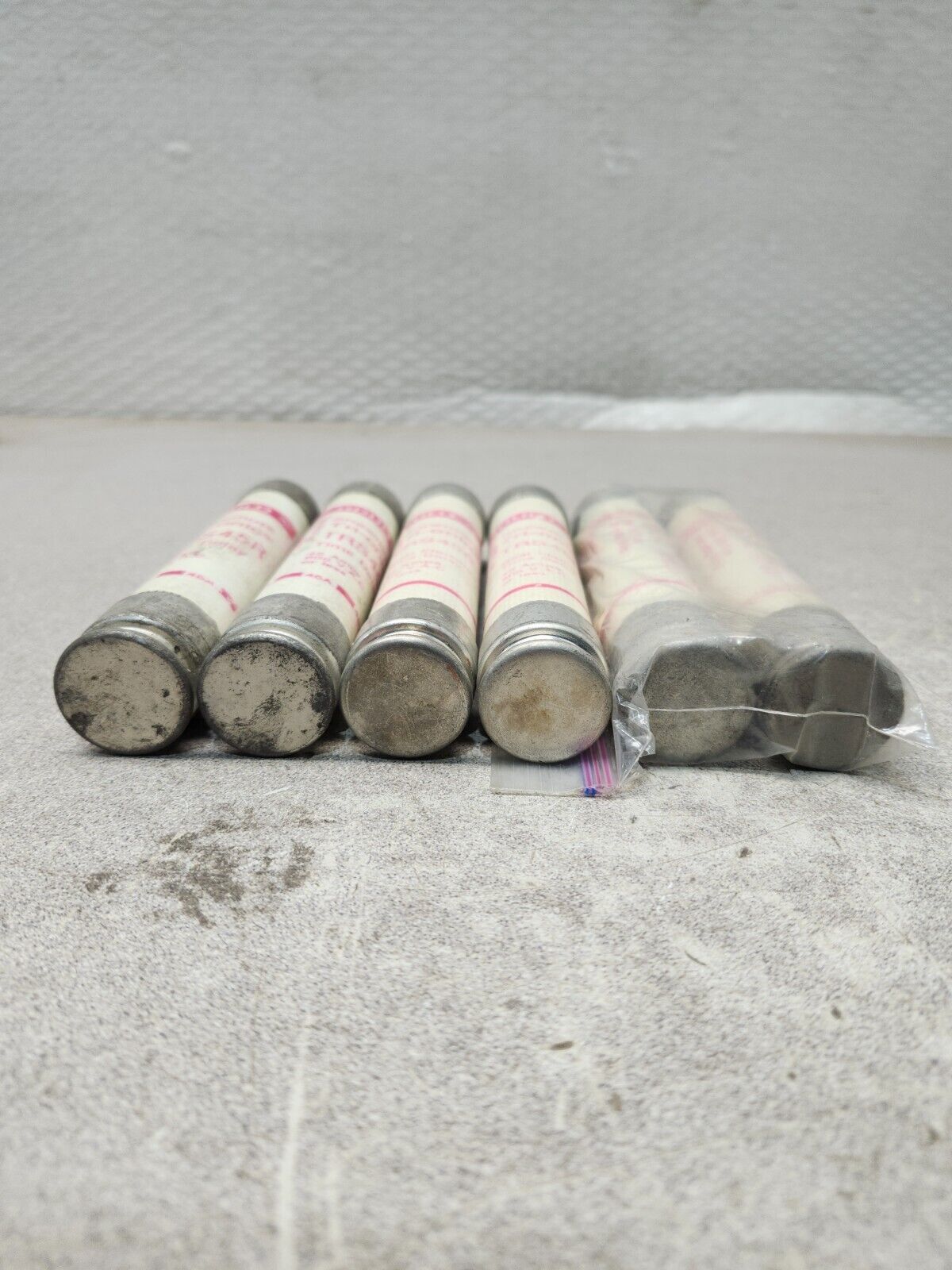 NEW NO BOX LOT OF 6 GOULD Fuses 45A 600V Dual-Element Time Delay TRS45R