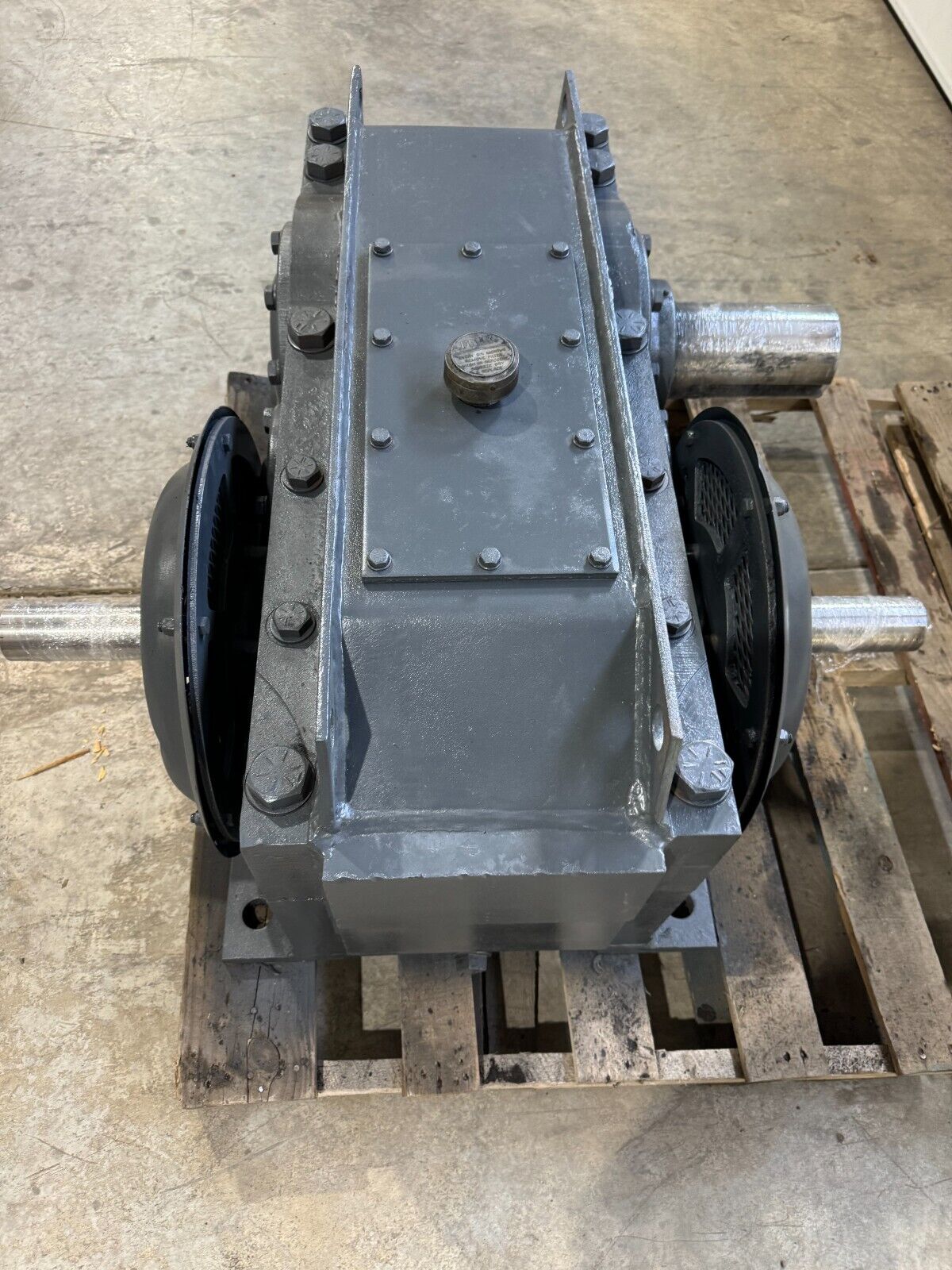 REBUILT FALK ENCLOSED GEAR DRIVE SPEED REDUCER 15.52 RATIO 385A2-AS