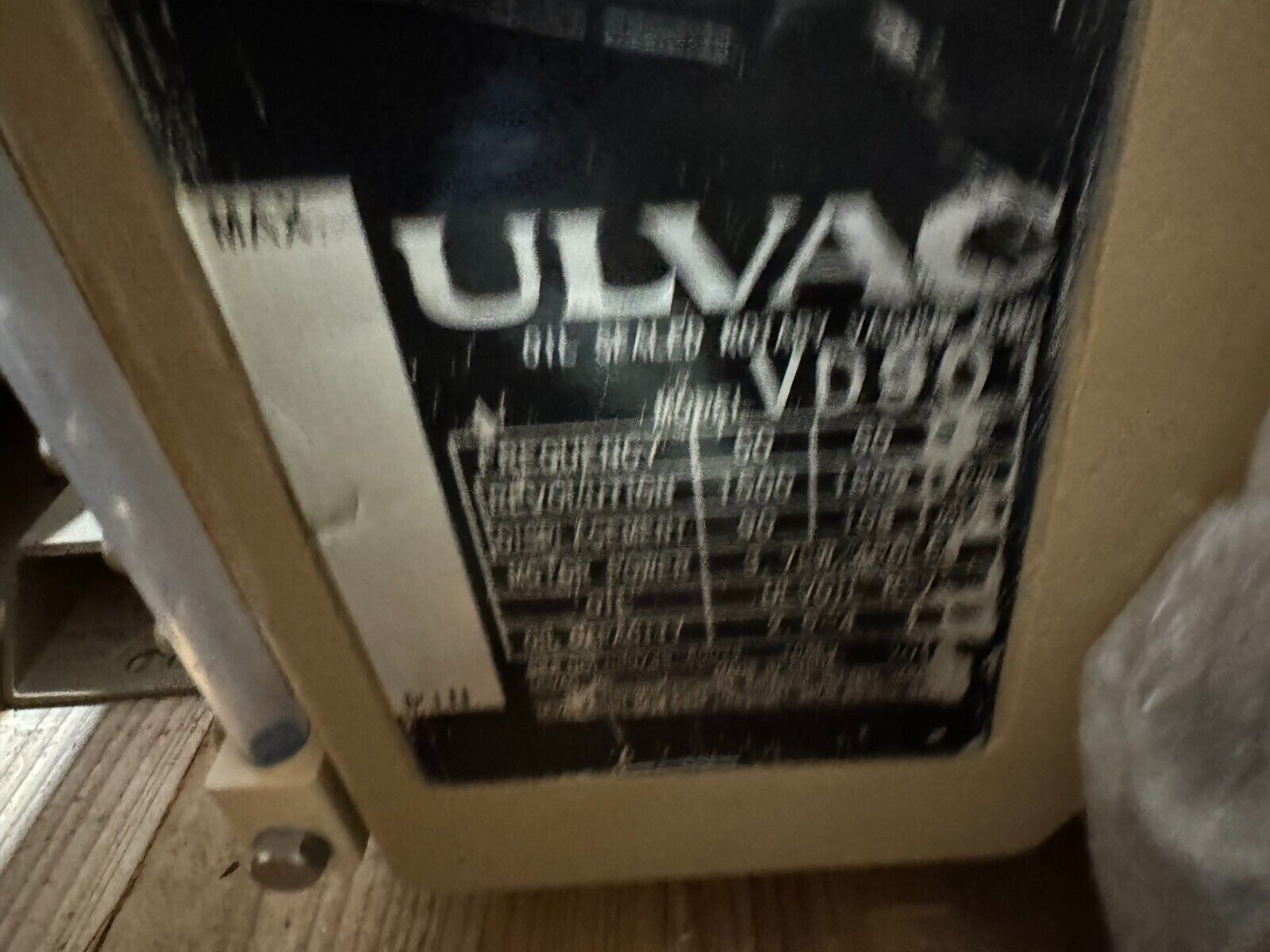 NEW ULVAC OIL SEALED ROTARY VACUUM PUMP VD901