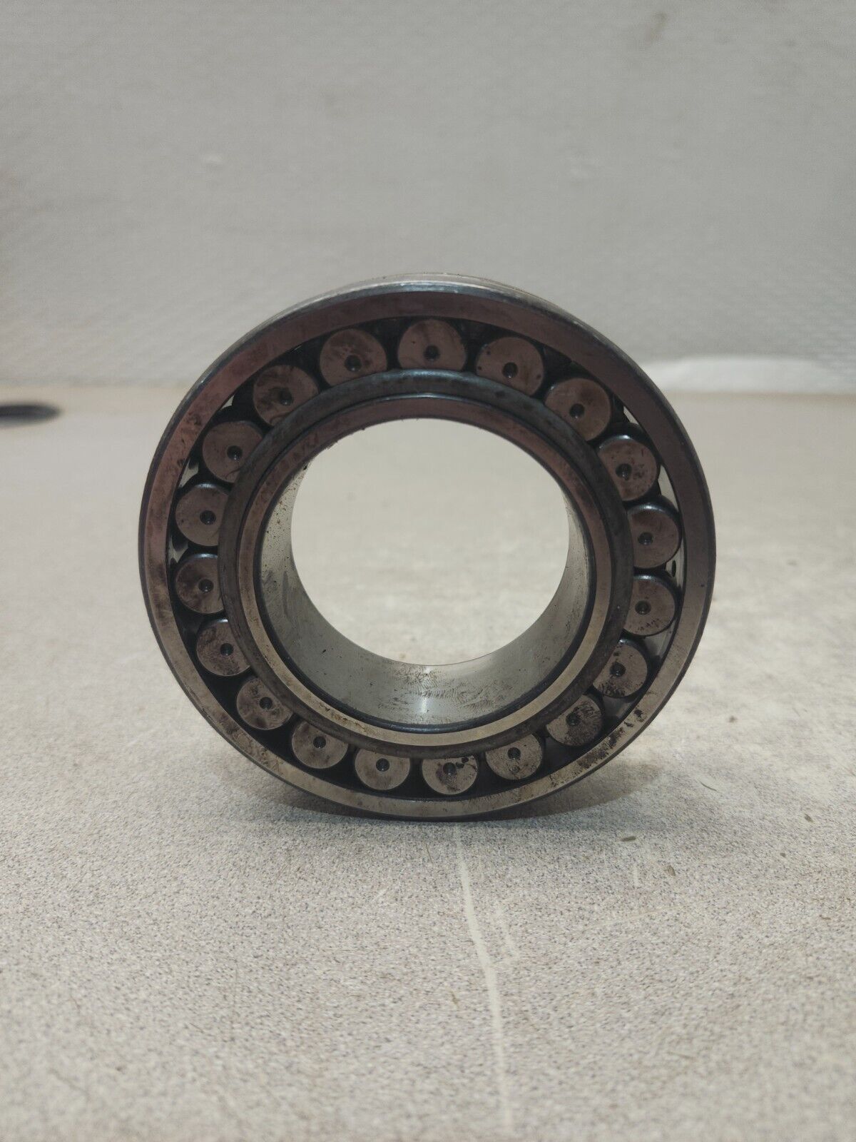 NEW IN BOX LOT OF 2 SKF Spherical roller bearing 22211EK/C3