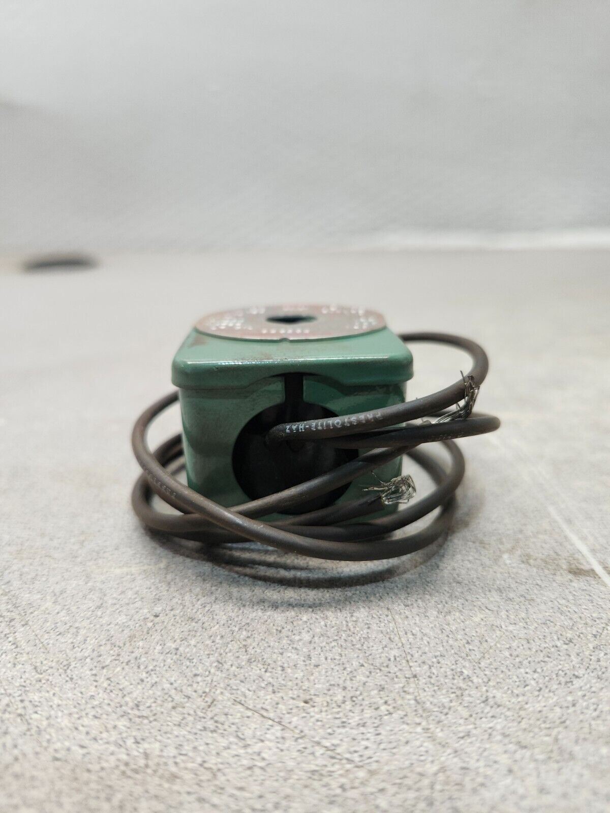 NEW IN BOX ASCO SOLENOID VALVE 1/8'' 120V/60HZ 8262C2