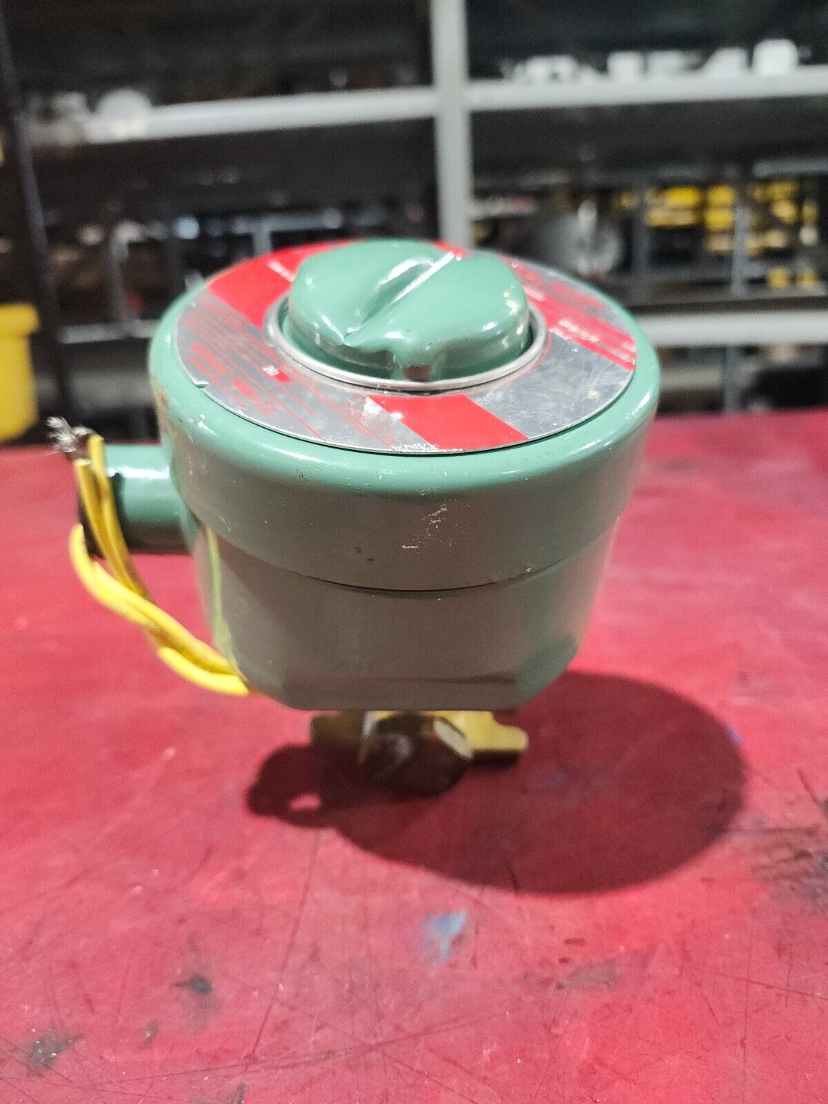 NEW NO BOX ASCO 3-Way Solenoid Valve EF831533U