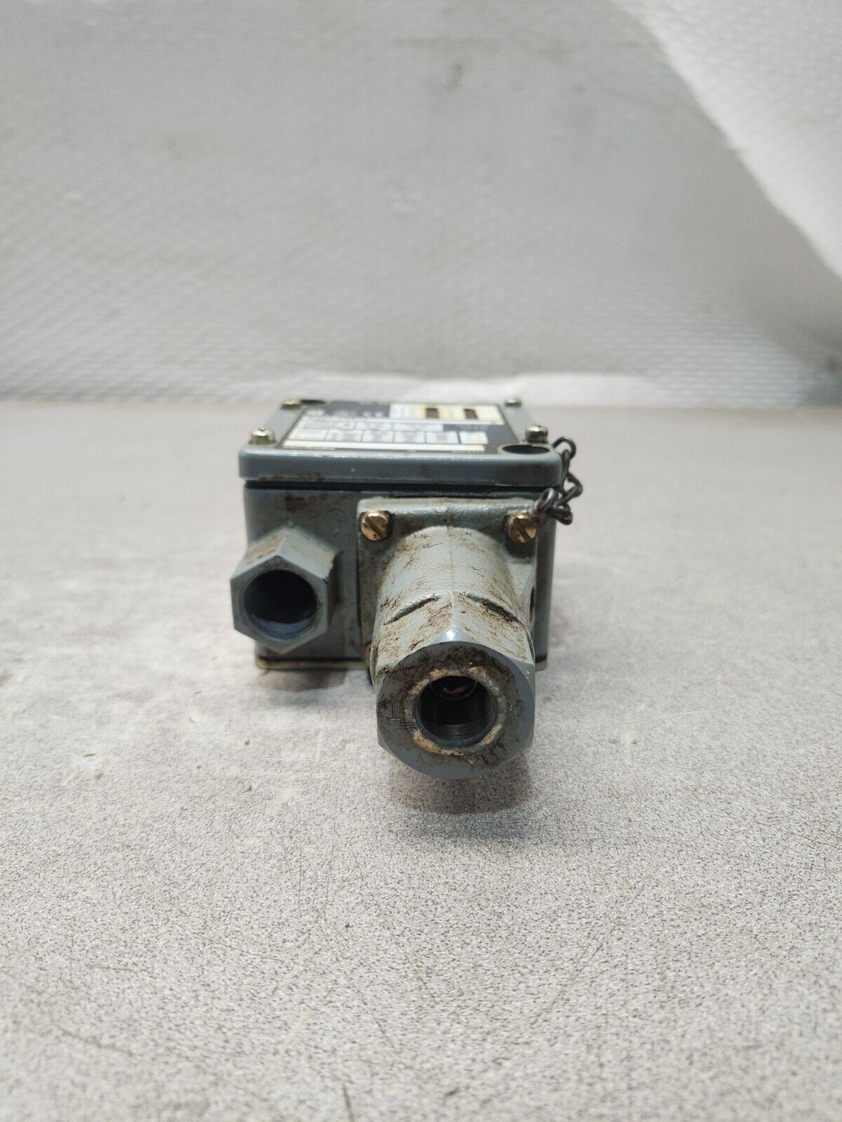 NEW IN BOX ALLEN-BRADLEY SER.A PRESSURE SWITCH 836T-T351J