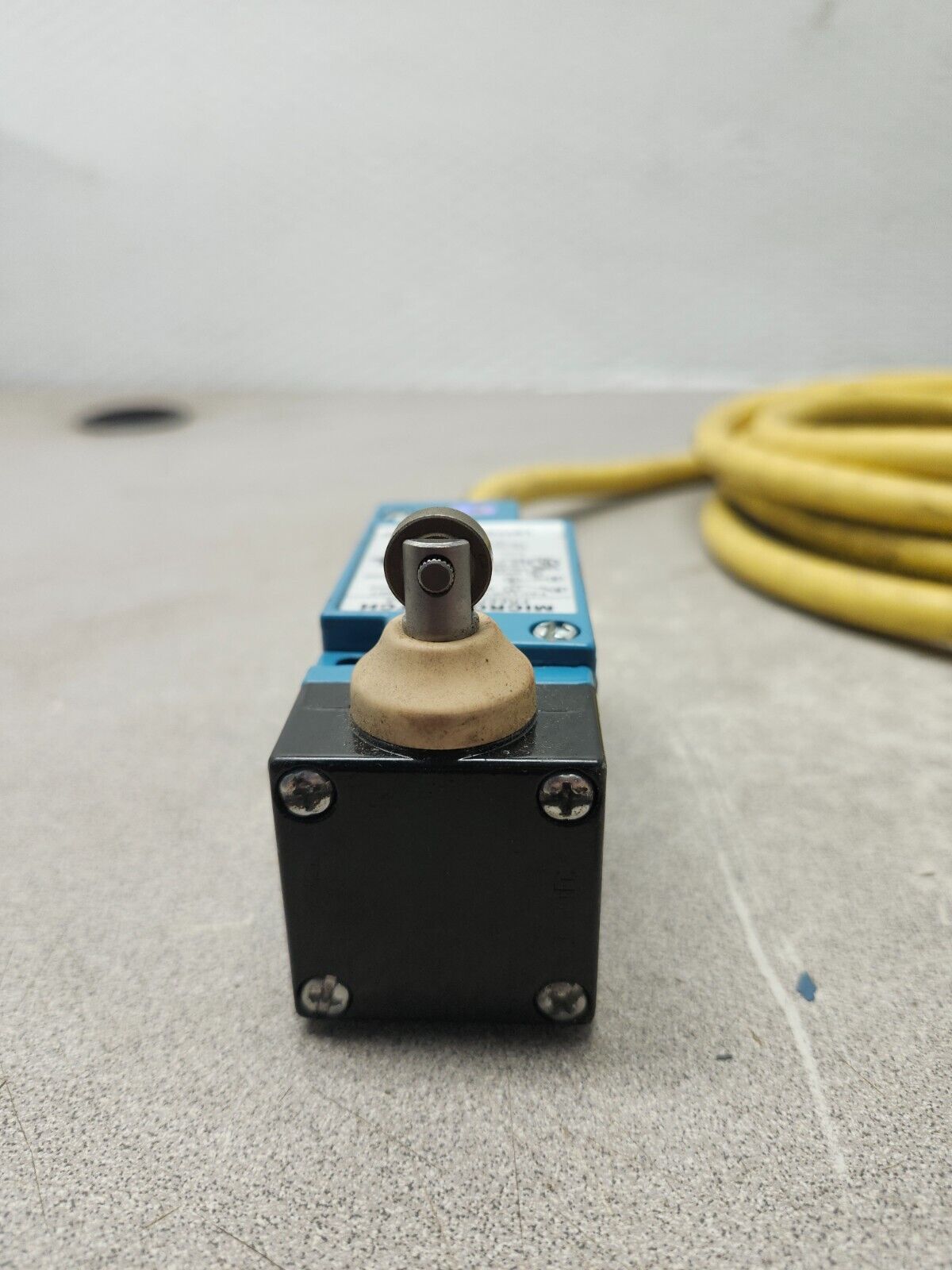 NEW NO BOX MICRO SWITCH WITH CABLE LSYFC3KY-FP