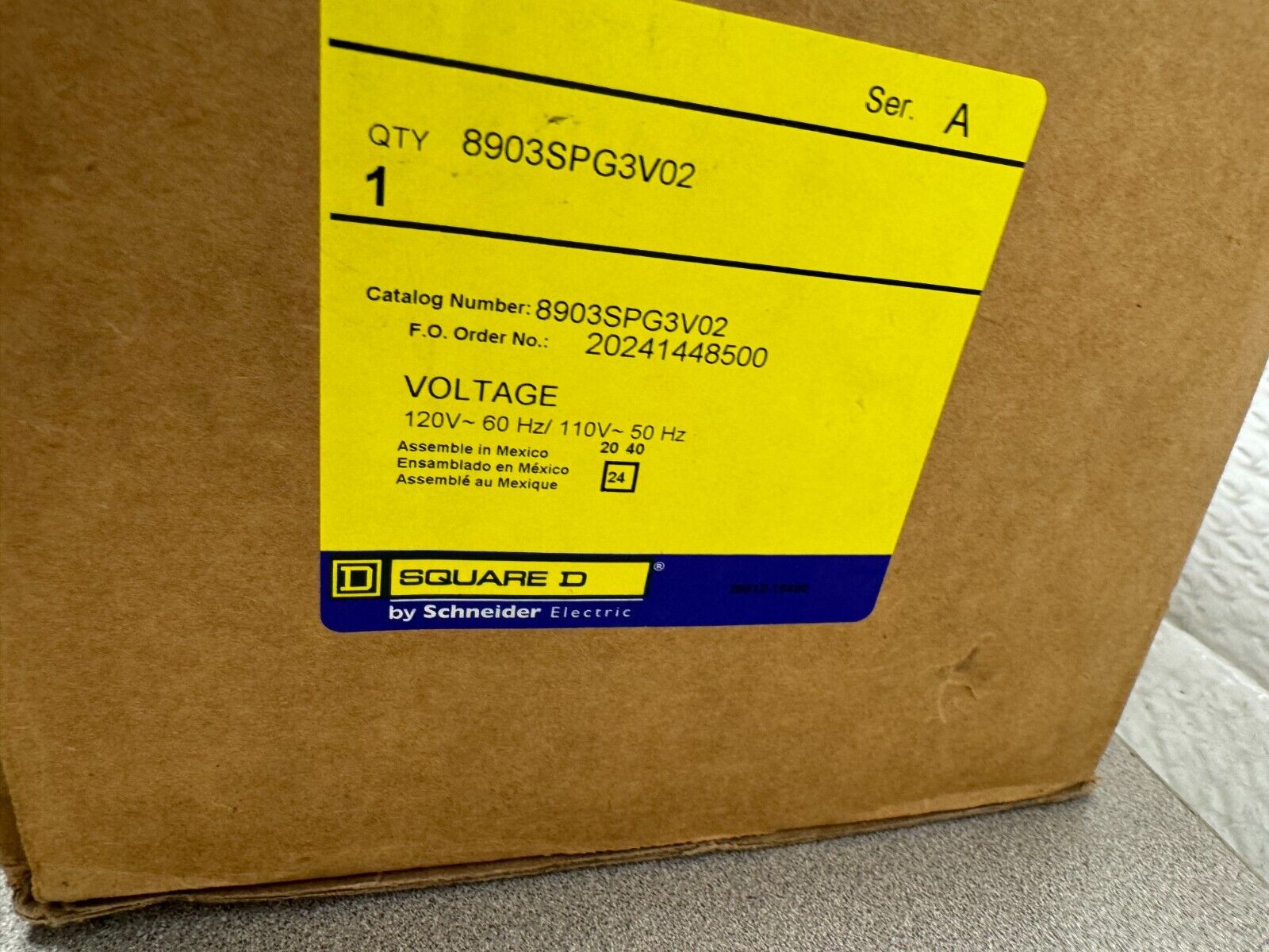 NEW SQUARE D 60AMP LIGHTING CONTACTOR IN ENCLOSURE 110/120V. COIL 8903SPG3V02