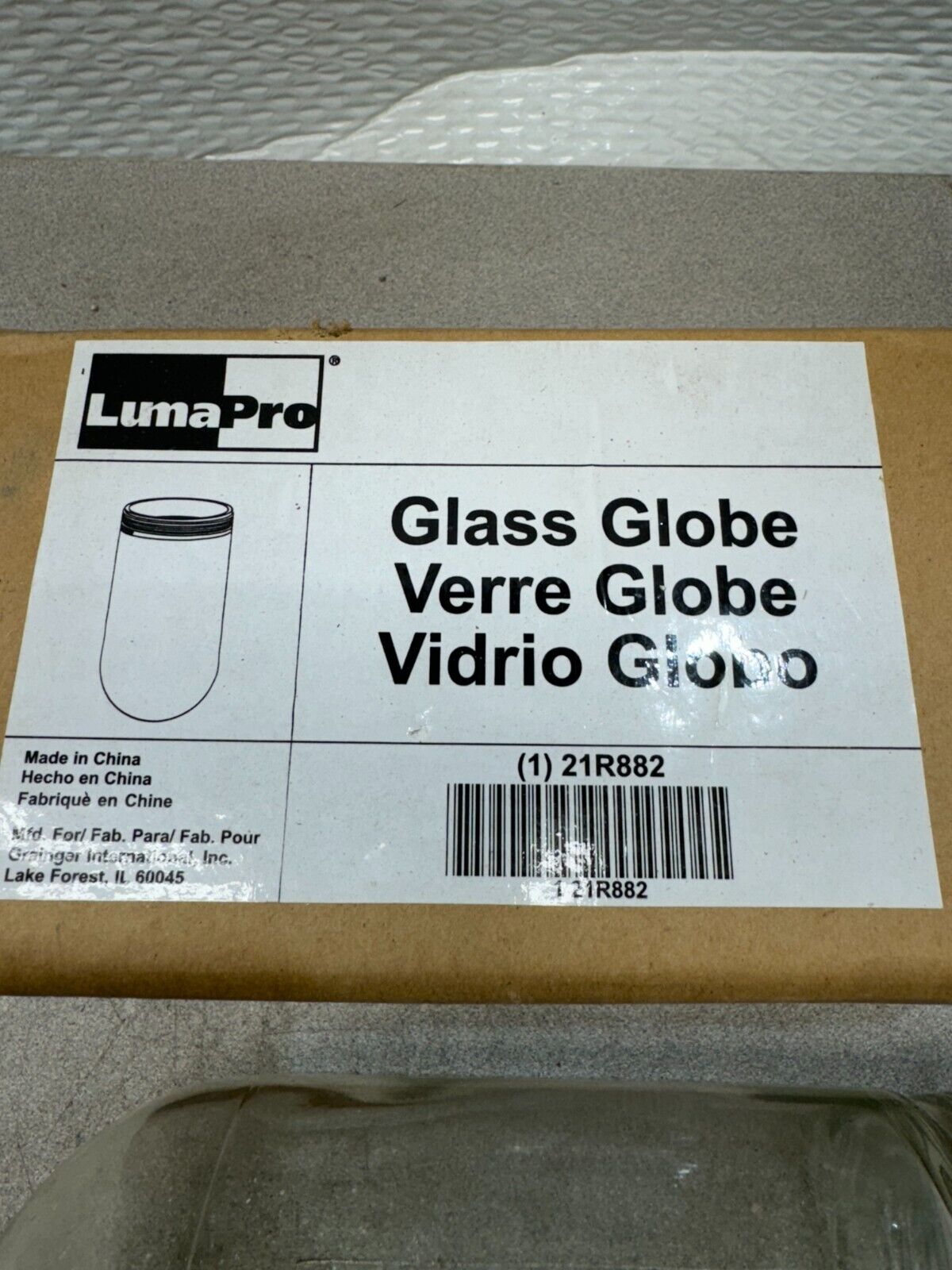 NEW IN BOX LUMAPRO GLASS GLOBE 21R882