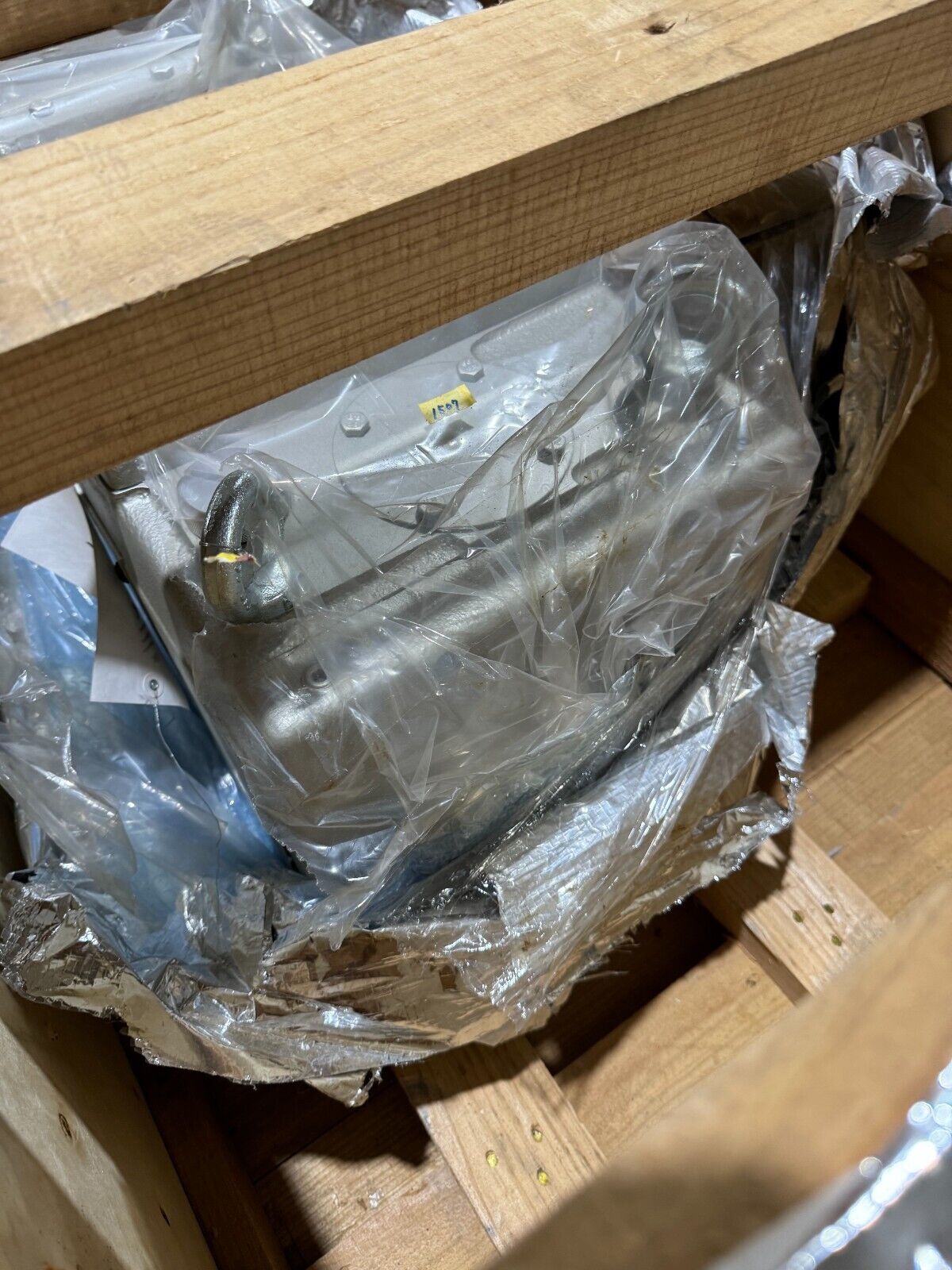 NEW ULVAC OIL ROTARY VACUUM PUMP VS2401 WITH MOTOR YTP7500-4H03A