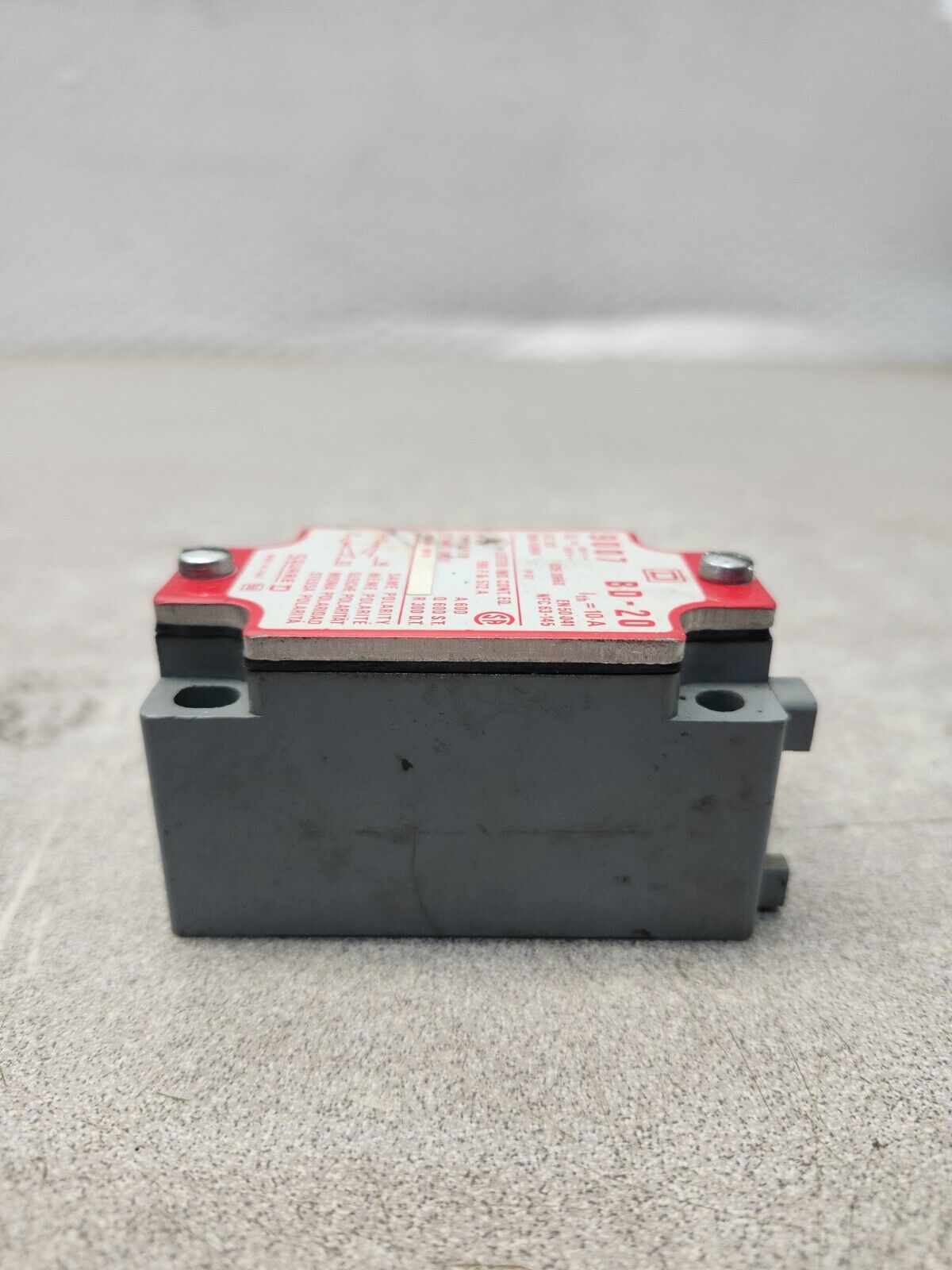 USED SQUARE D LIMIT SWITCH 9007 BD-20