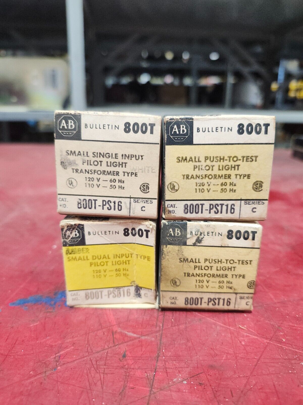 NEW IN BOX LOT OF 4 ALLEN BRADLY SINGLE INPUT PILOT LIGHT 120V 60HZ 800T-PS16