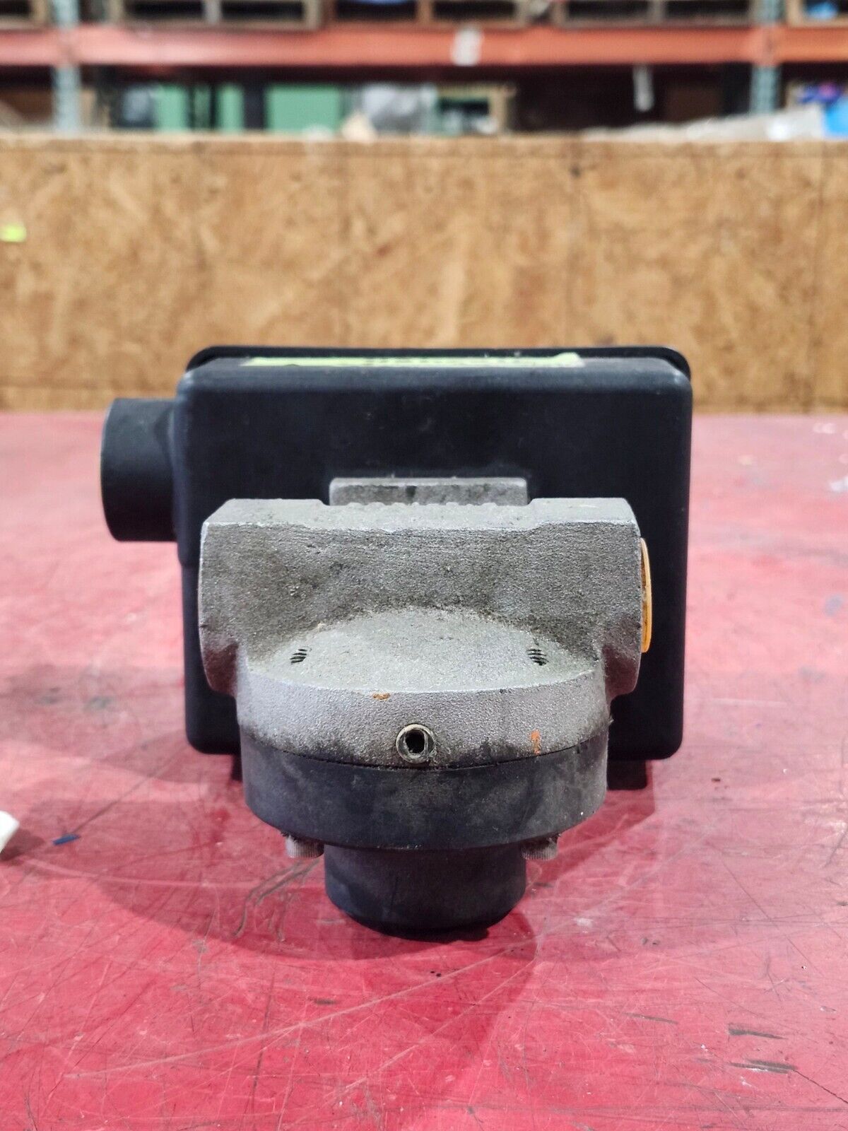 NEW NO BOX UFM UNIVERSAL FLOW MONITOR 04GM-4-500V.9-A1WR