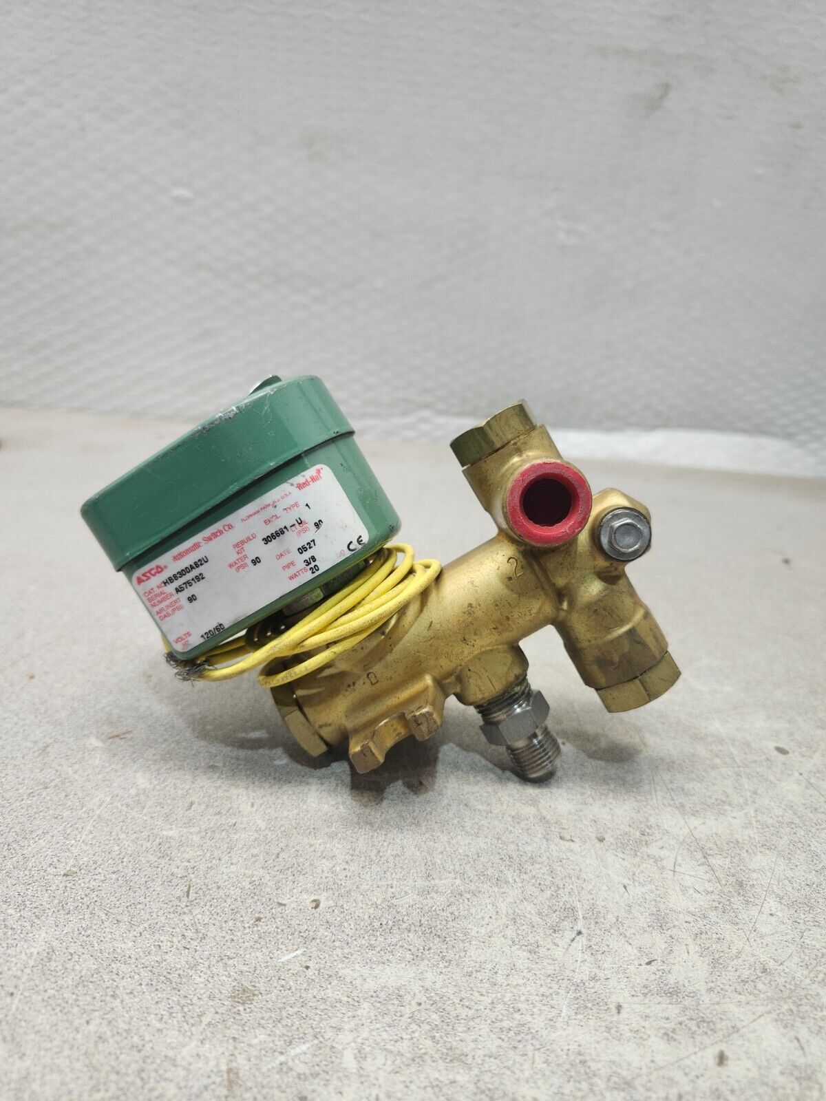 NEW NO BOX ASCO Solenoid Valve 3/8'' 120V/60HZ HB8300A82U