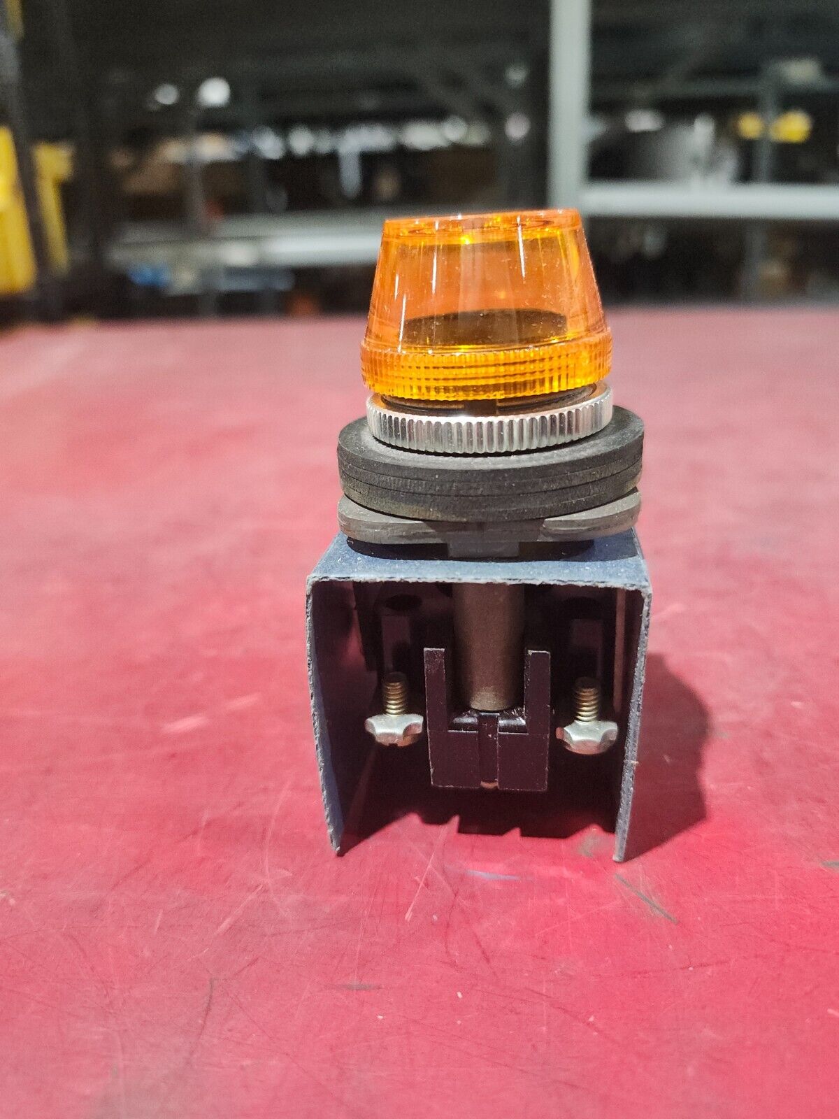 NEW IN BOX ALLEN BRADLEY PILOT LIGHT 800T-R10A