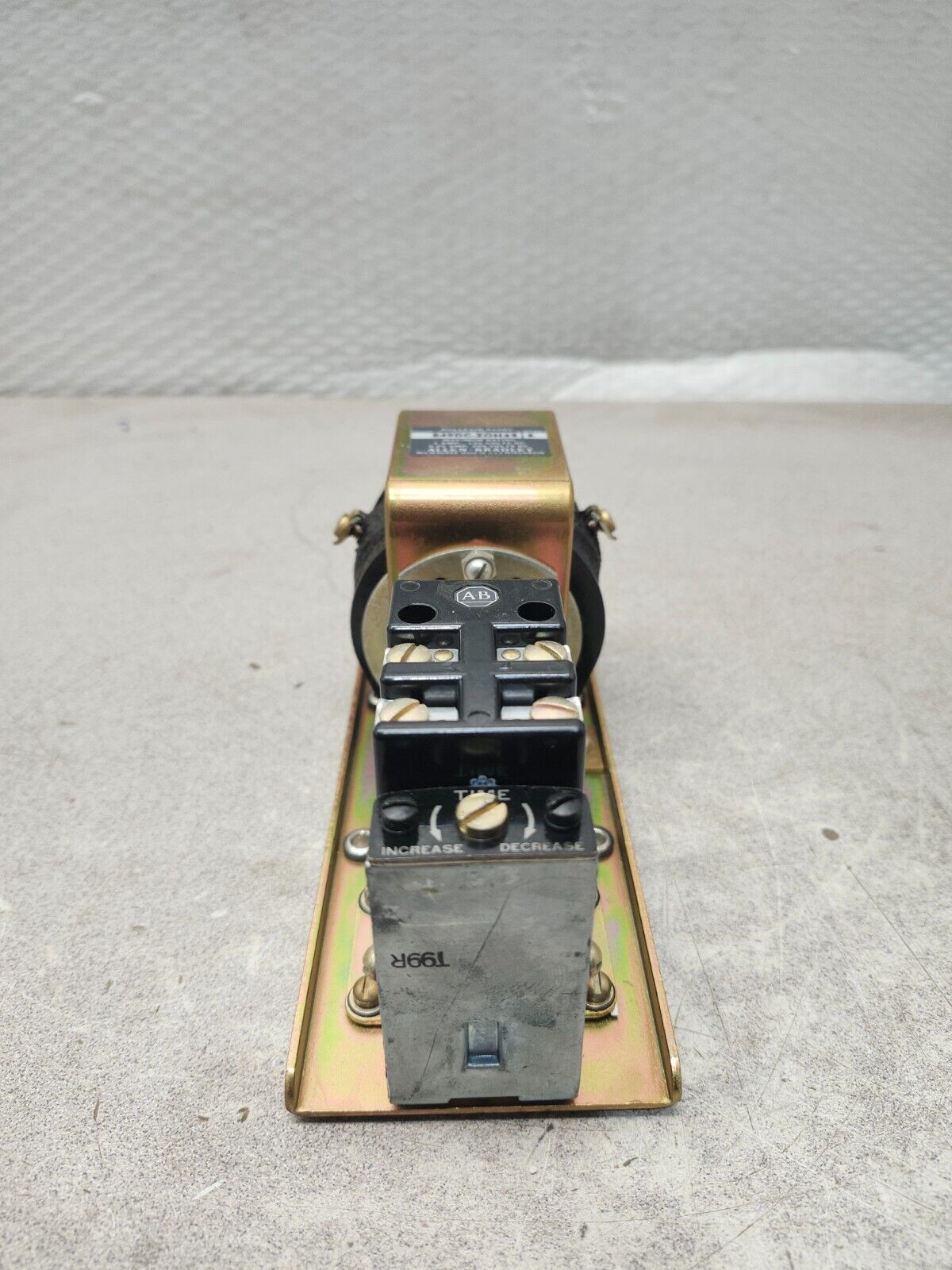 NEW IN BOX ALLEN BRADLEY Pneumatic Timing Relay 849DC-ZOH32