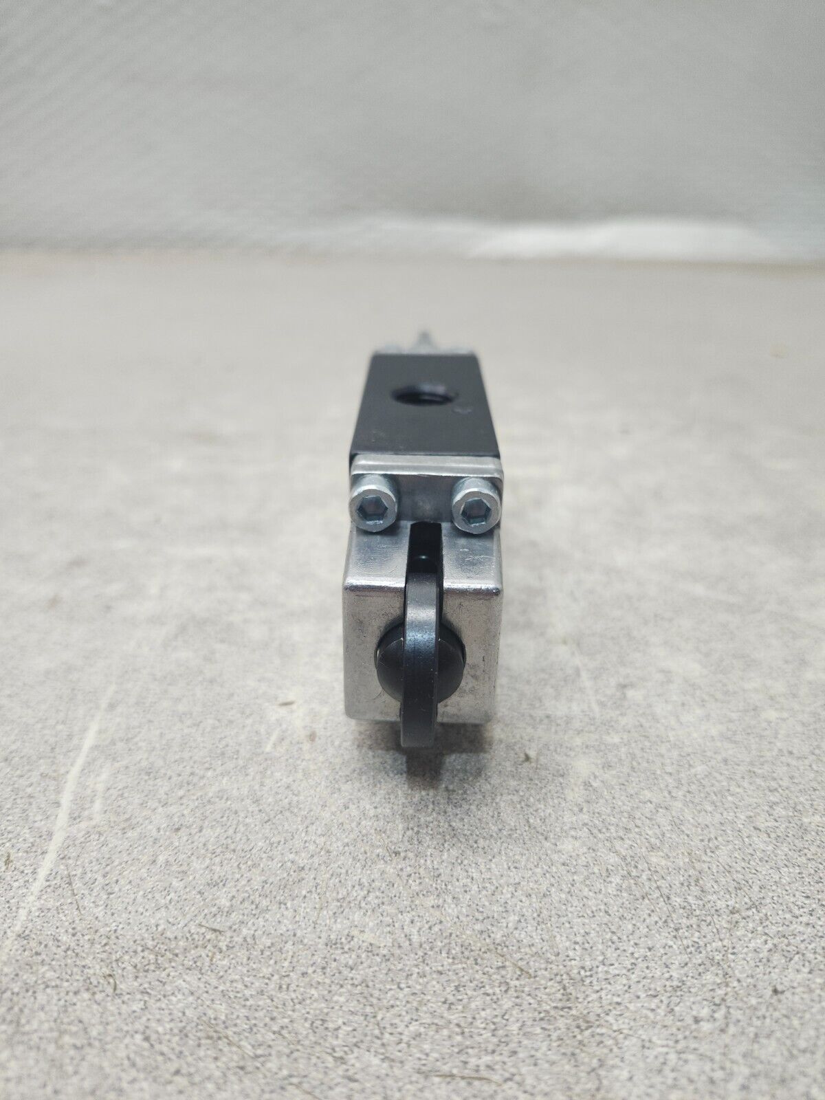 NEW IN BOX ARO PNEUMATIC VALVE E252RS-G